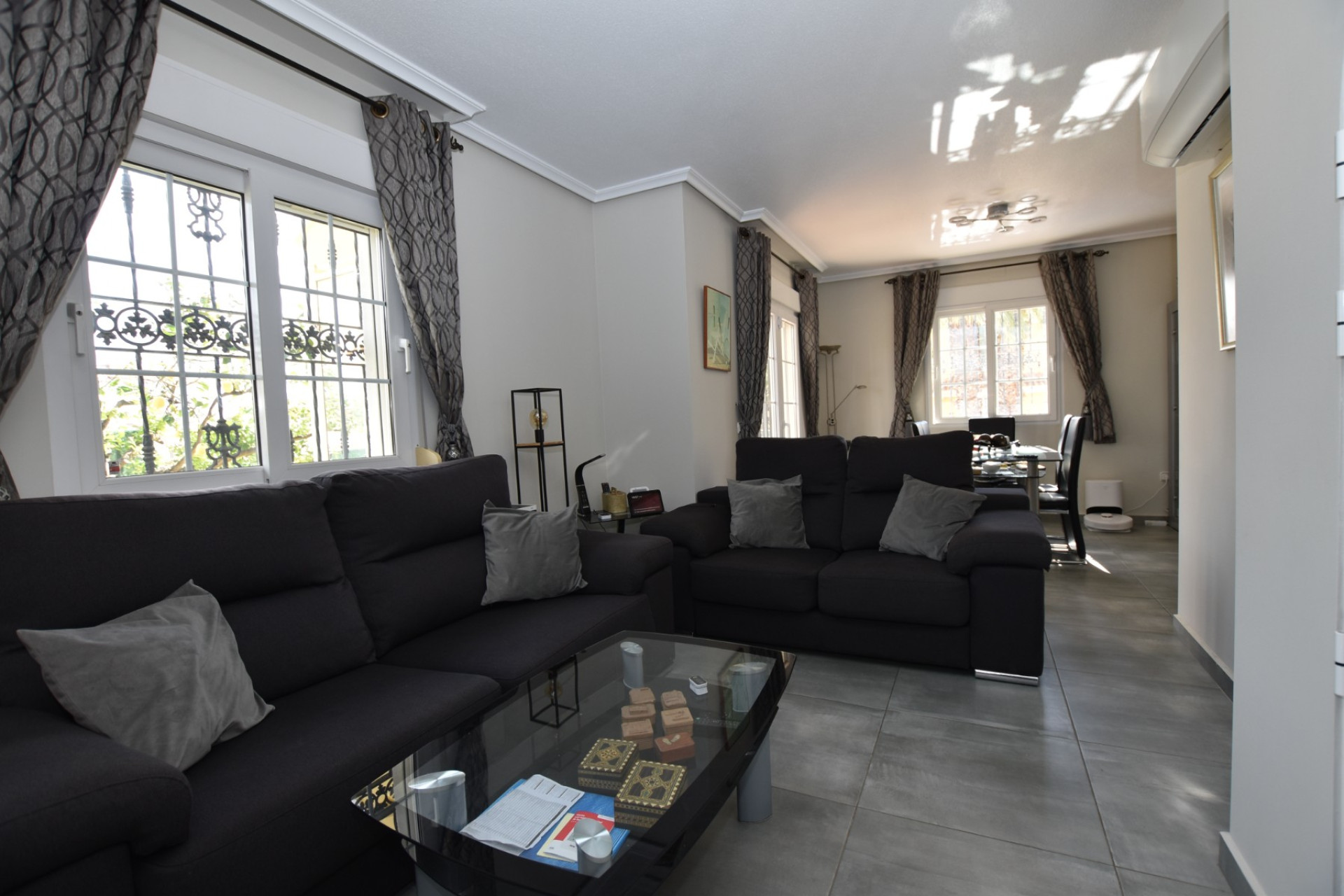 Odsprzedaż - Villa - Orihuela Costa - Los Dolses