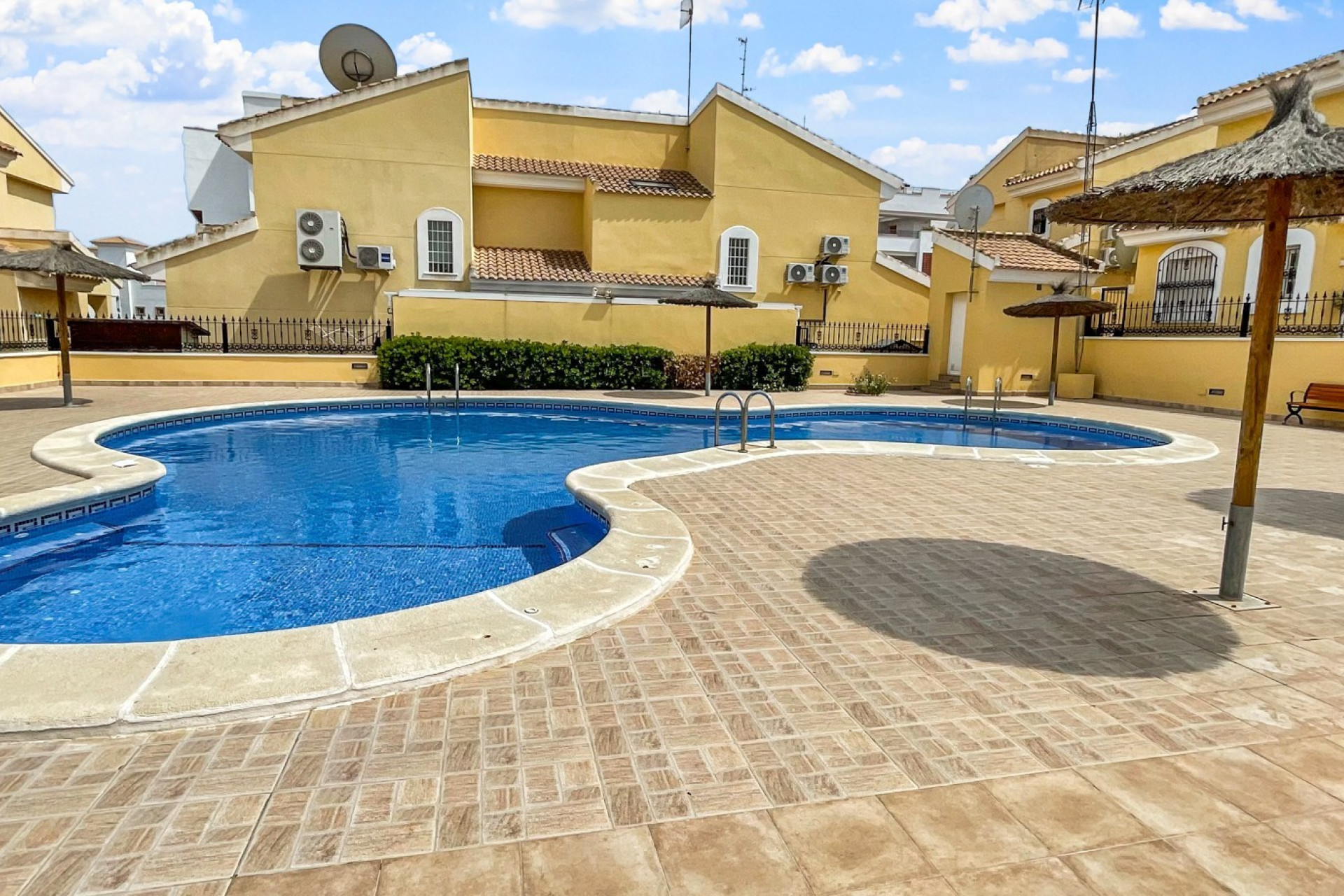 Odsprzedaż - Villa - Orihuela Costa - Los Dolses