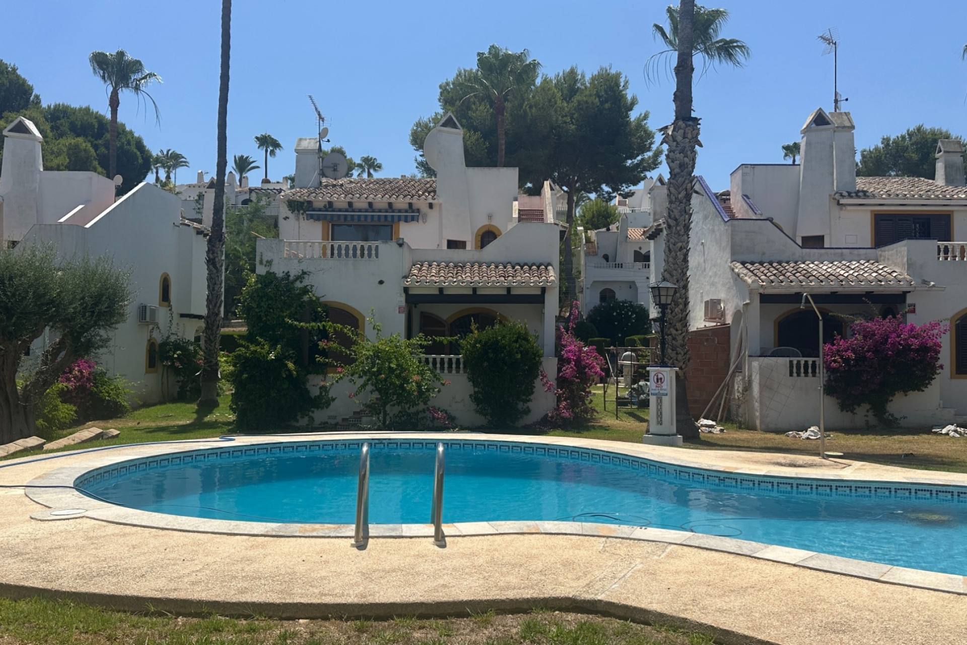 Odsprzedaż - Villa - Orihuela Costa - Los Dolses
