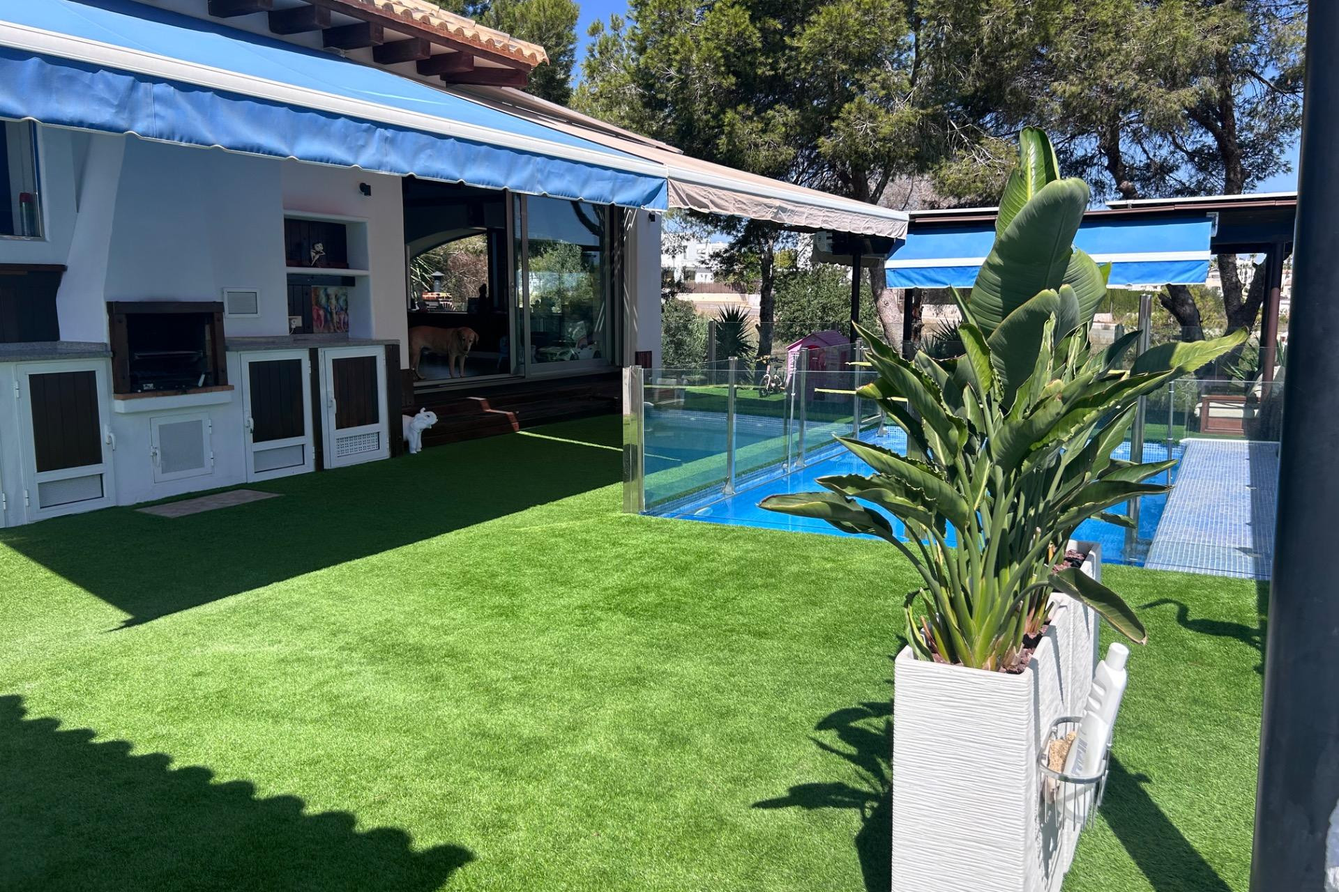 Odsprzedaż - Villa - Orihuela Costa - Montezenia