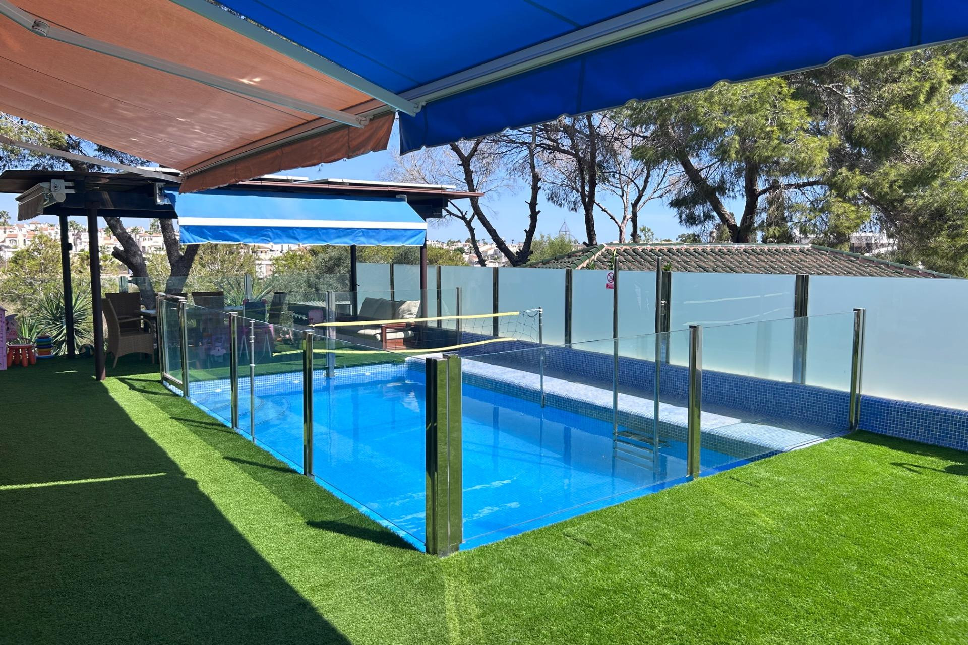 Odsprzedaż - Villa - Orihuela Costa - Montezenia