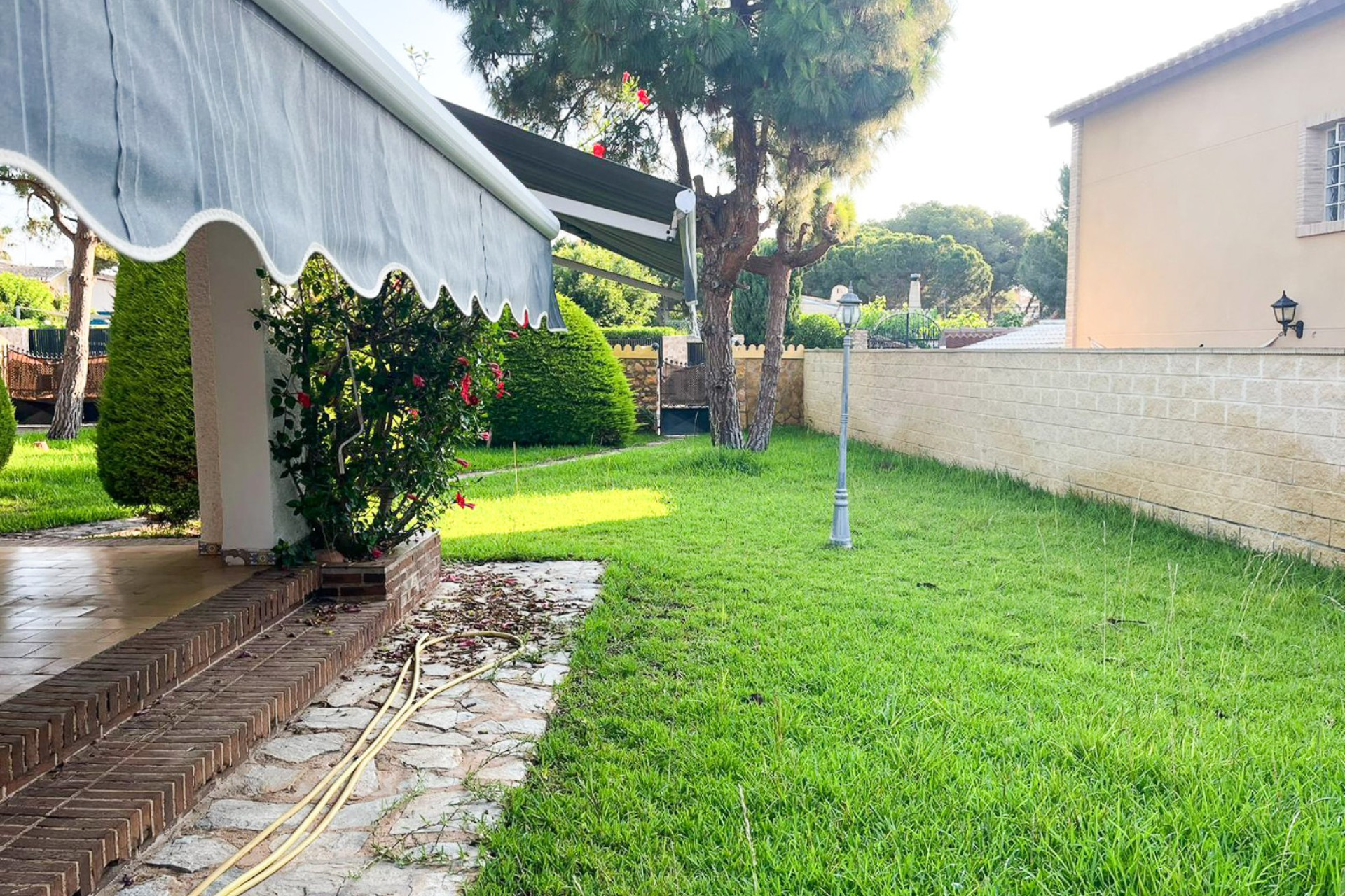 Odsprzedaż - Villa - Orihuela Costa - Punta Prima