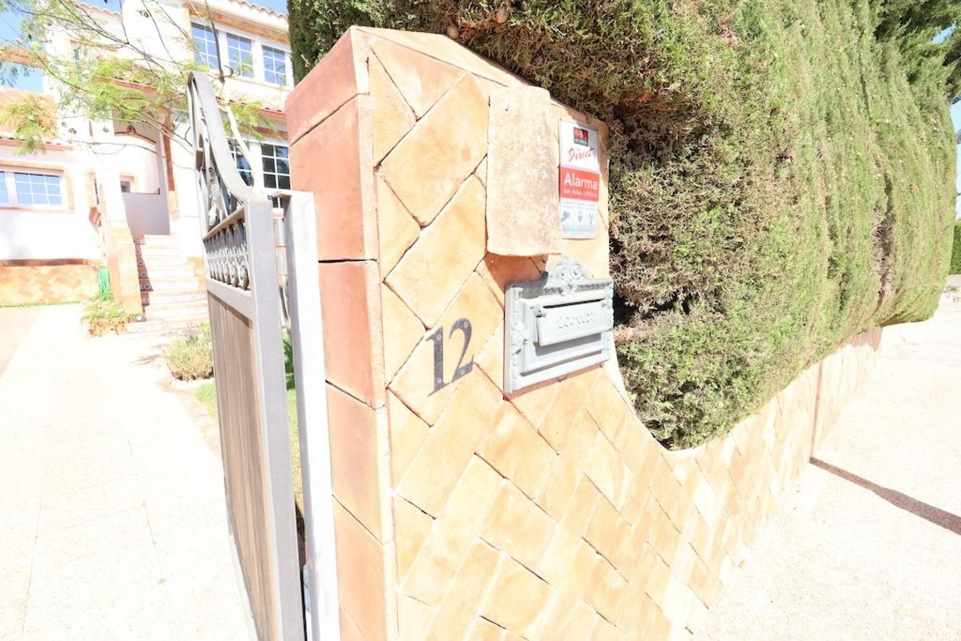 Odsprzedaż - Villa - Orihuela Costa - Villamartín