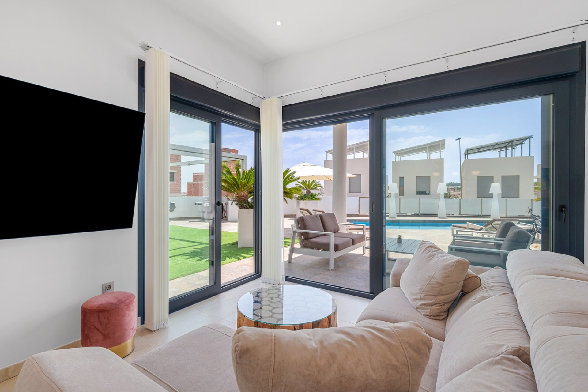 Odsprzedaż - Villa - Orihuela Costa - Villamartín