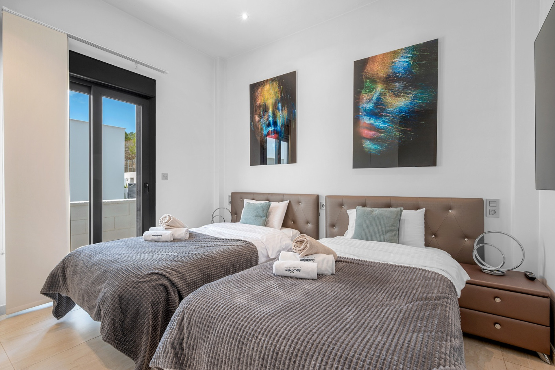 Odsprzedaż - Villa - Orihuela Costa - Villamartín