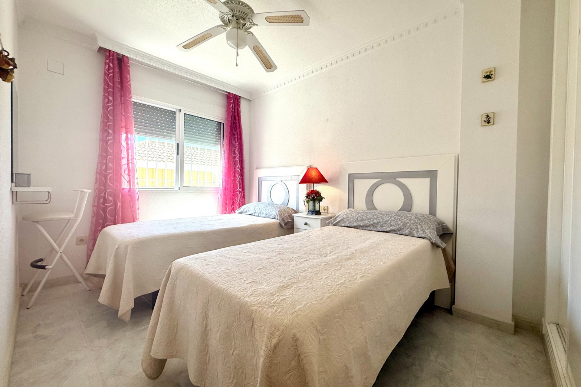 Odsprzedaż - Villa - Orihuela Costa - Villamartín