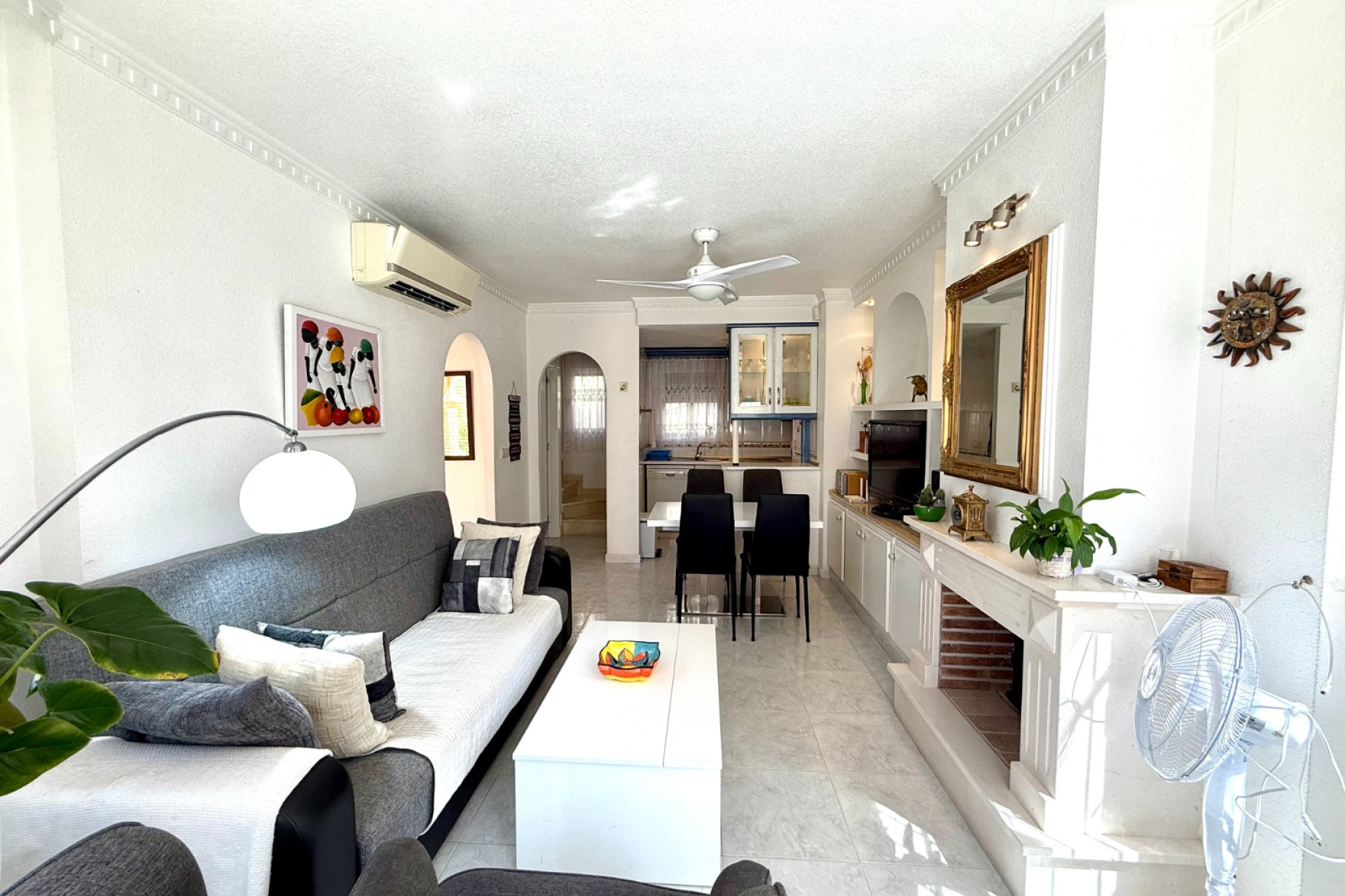 Odsprzedaż - Villa - Orihuela Costa - Villamartín