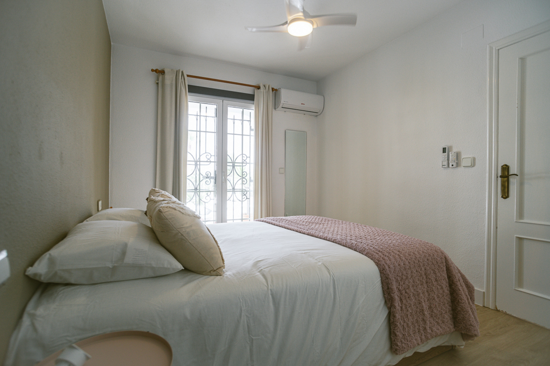 Odsprzedaż - Villa - Orihuela Costa - Villamartín