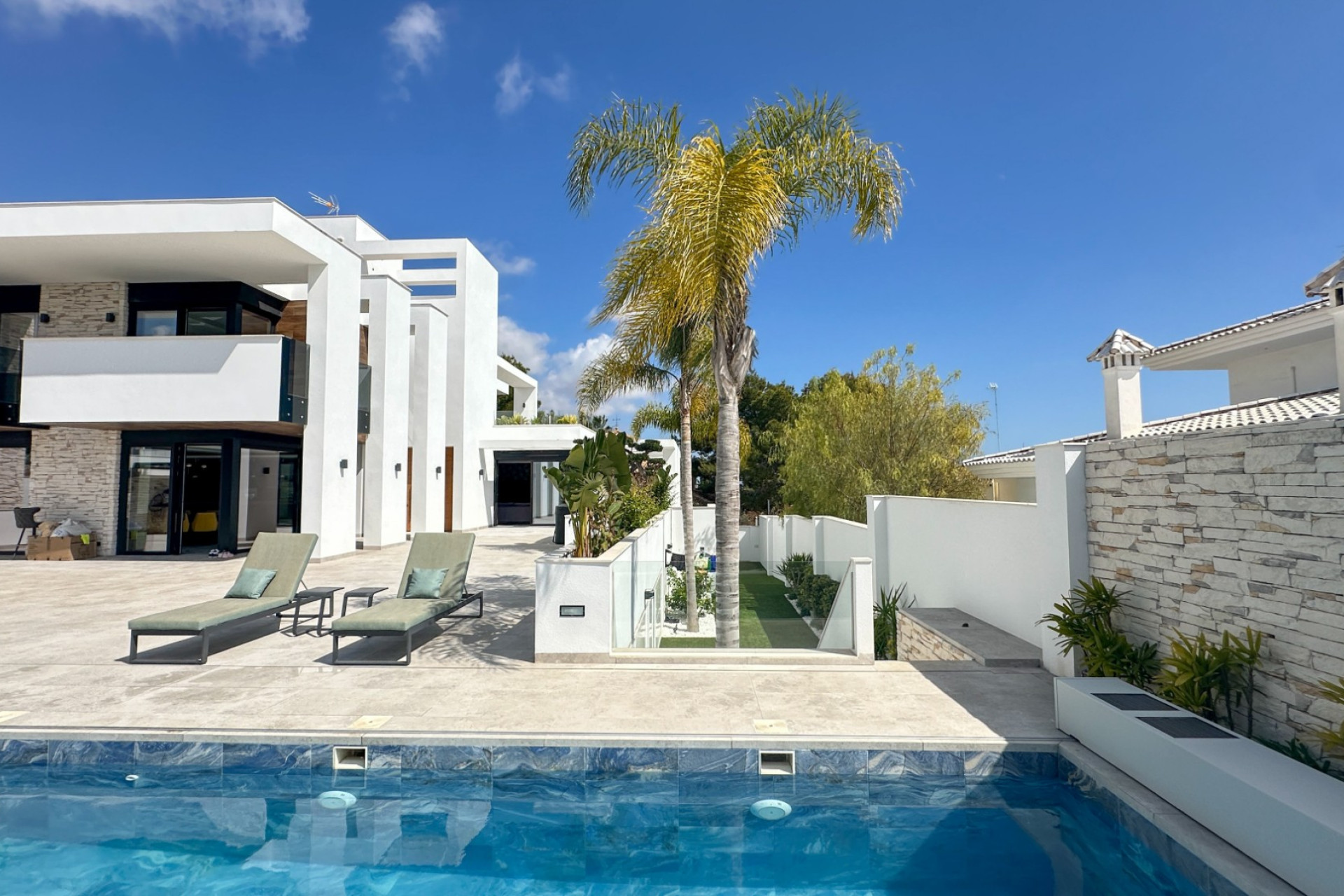 Odsprzedaż - Villa - Orihuela Costa - Villamartín