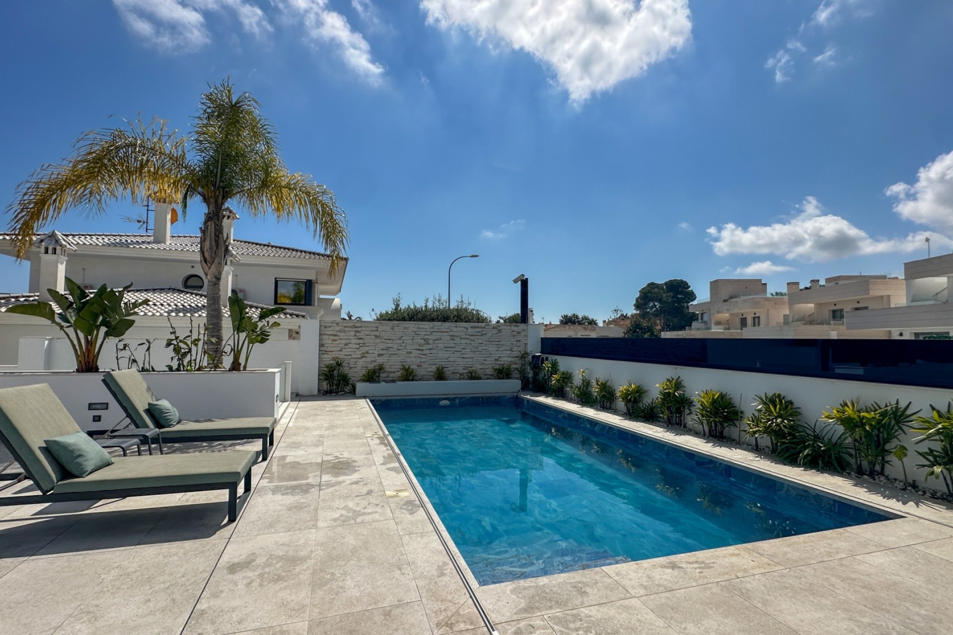 Odsprzedaż - Villa - Orihuela Costa - Villamartín