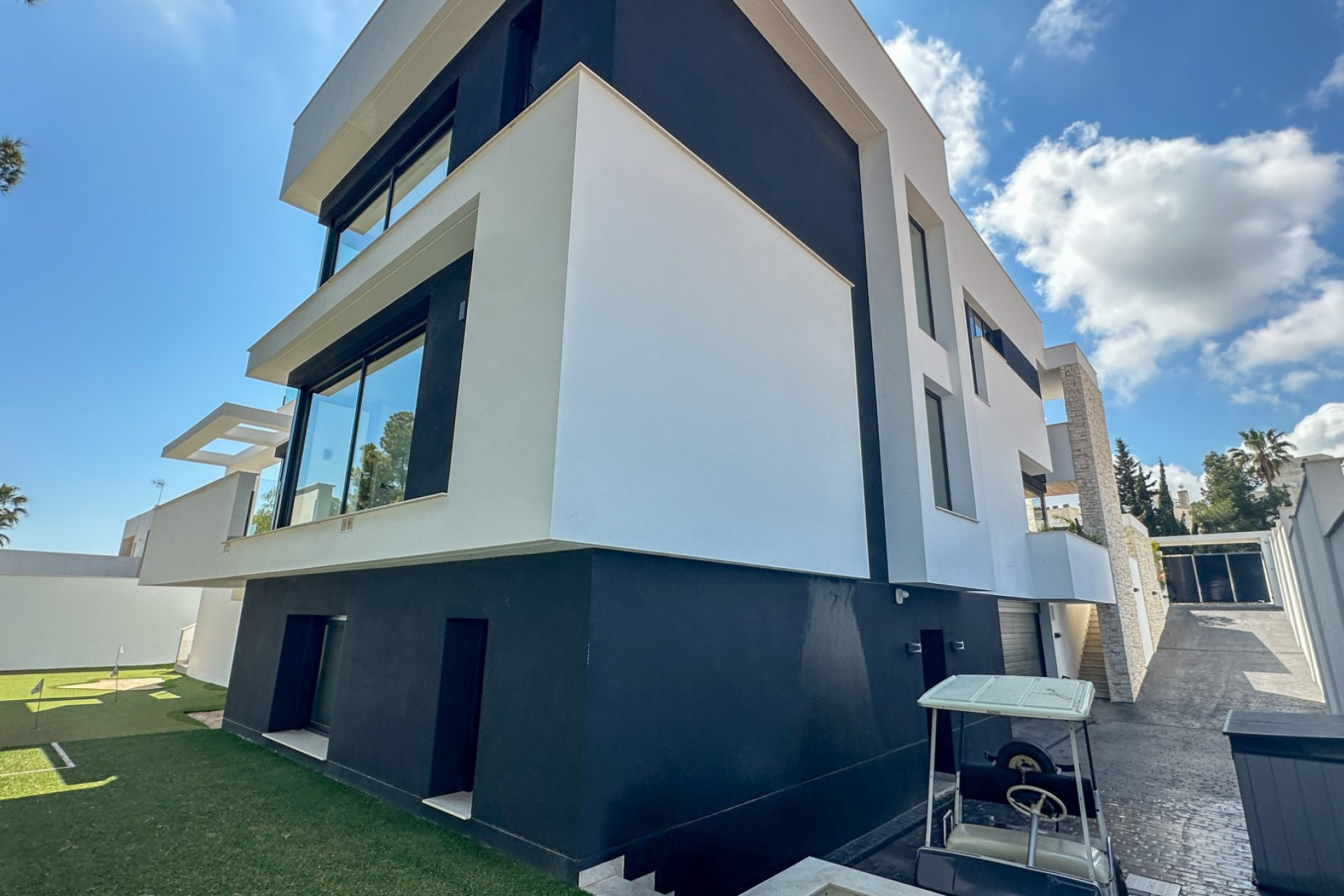 Odsprzedaż - Villa - Orihuela Costa - Villamartín