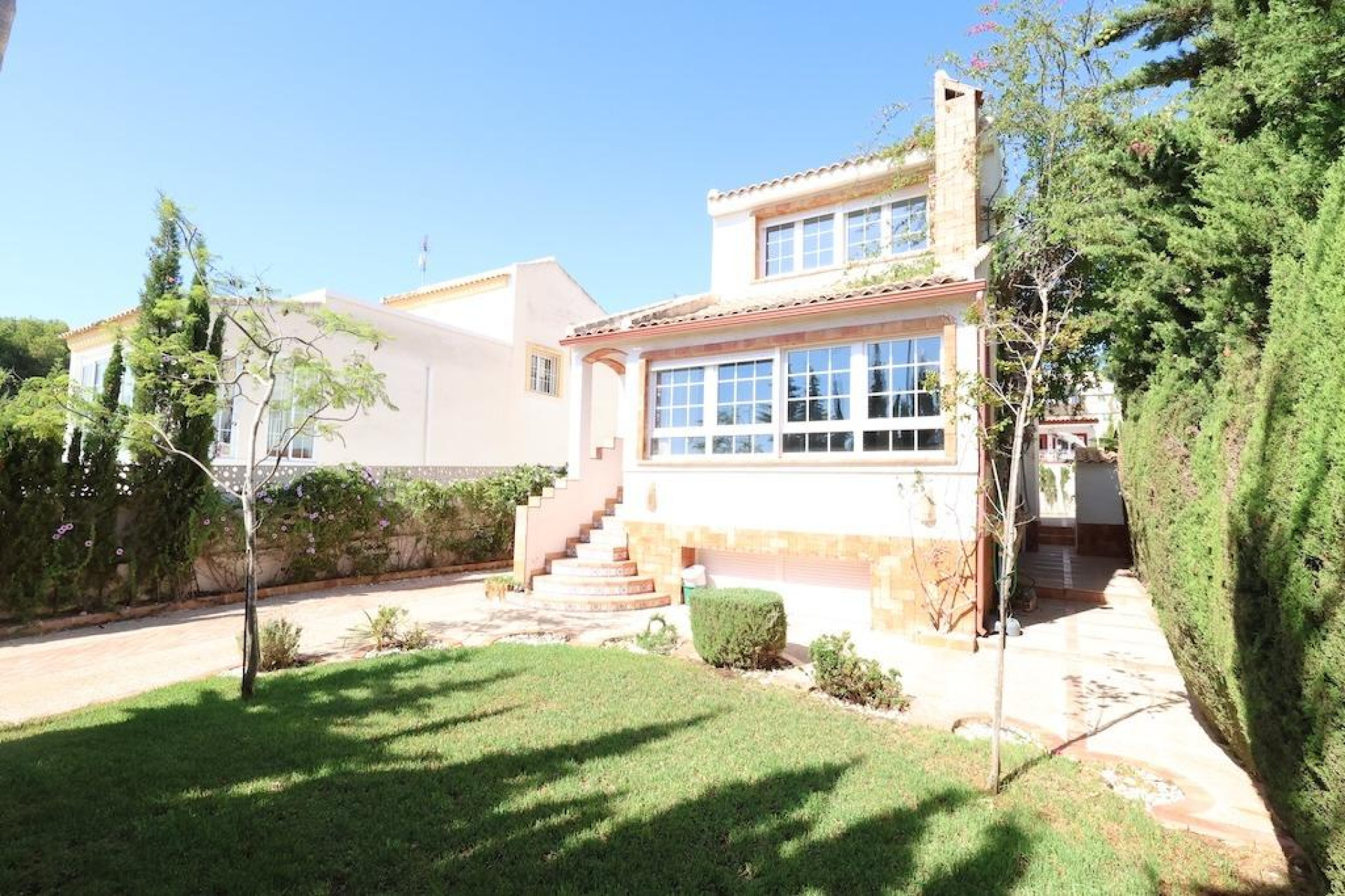 Odsprzedaż - Villa - Orihuela Costa - Villamartín