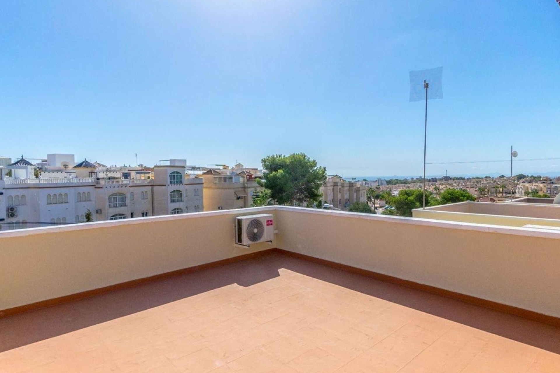 Odsprzedaż - Villa - Orihuela Costa - Villamartín