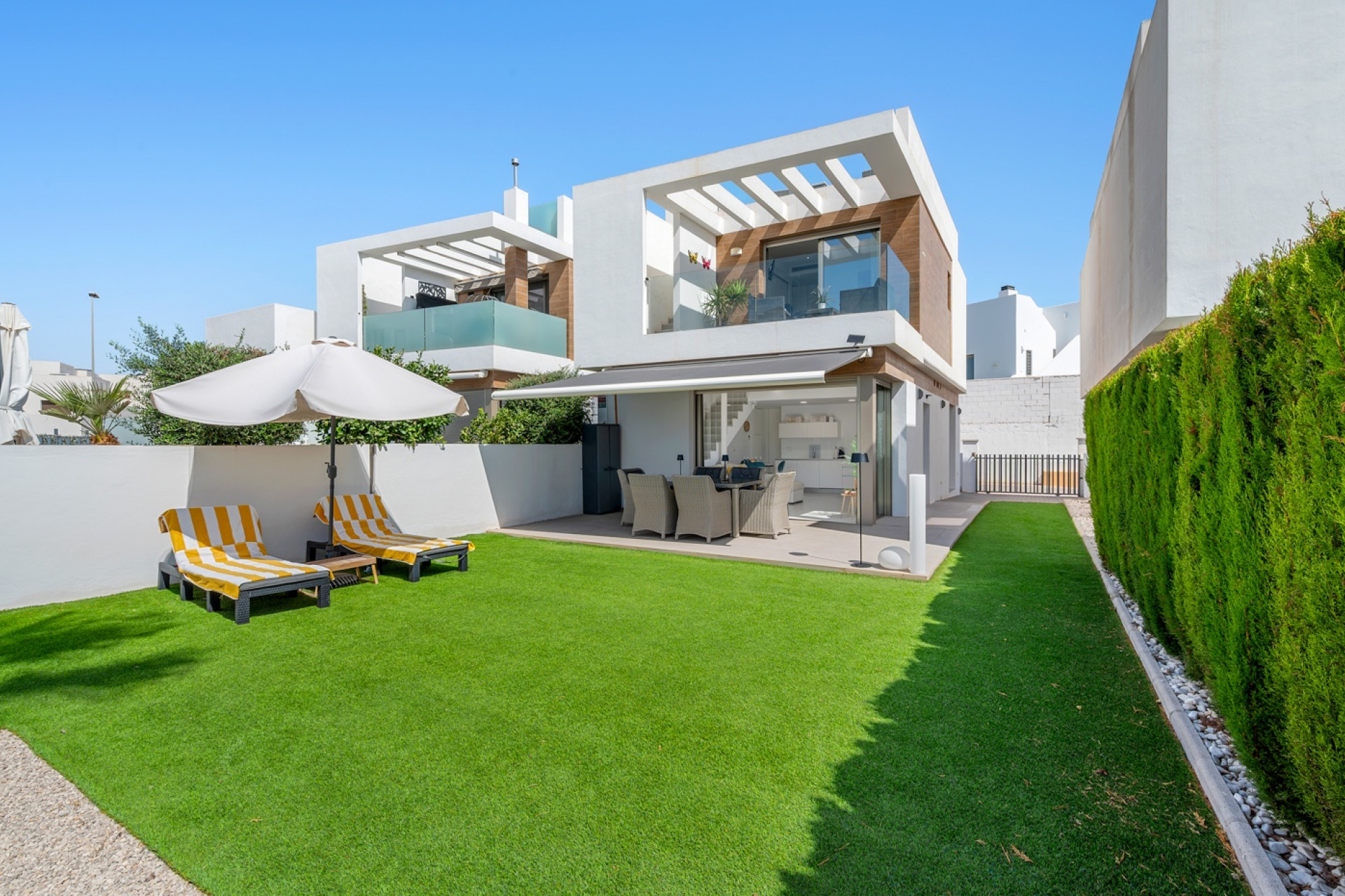 Odsprzedaż - Villa - Orihuela Costa - Villamartín