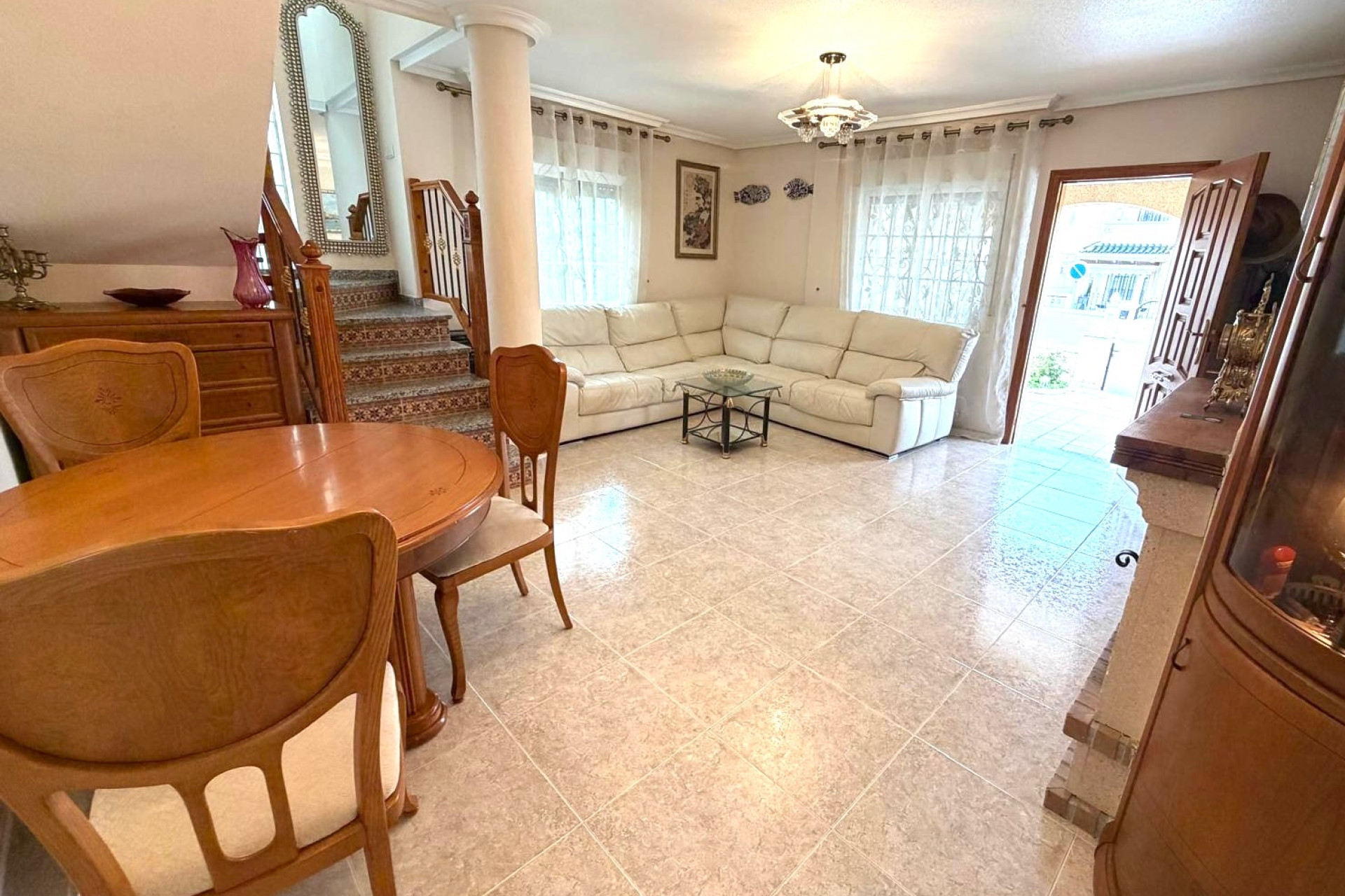Odsprzedaż - Villa - Orihuela Costa - Villamartín