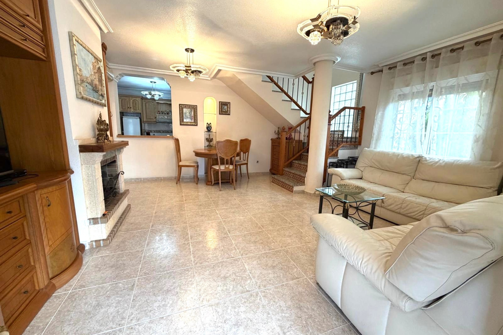 Odsprzedaż - Villa - Orihuela Costa - Villamartín