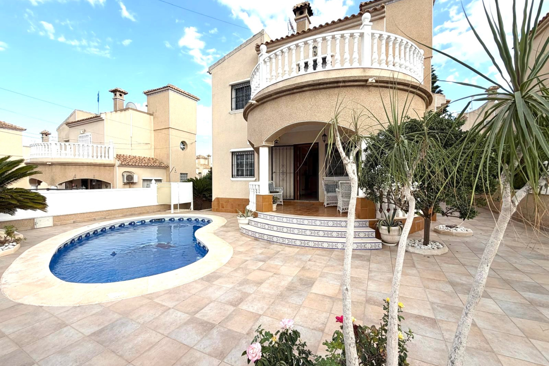 Odsprzedaż - Villa - Orihuela Costa - Villamartín