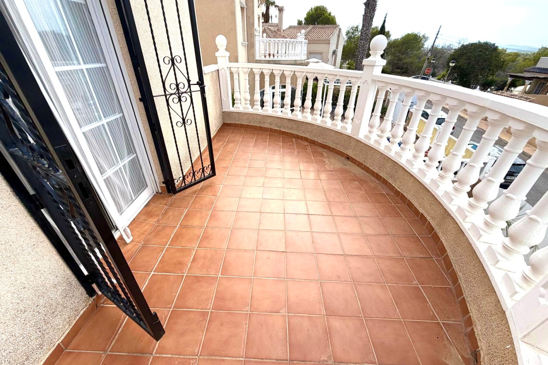 Odsprzedaż - Villa - Orihuela Costa - Villamartín