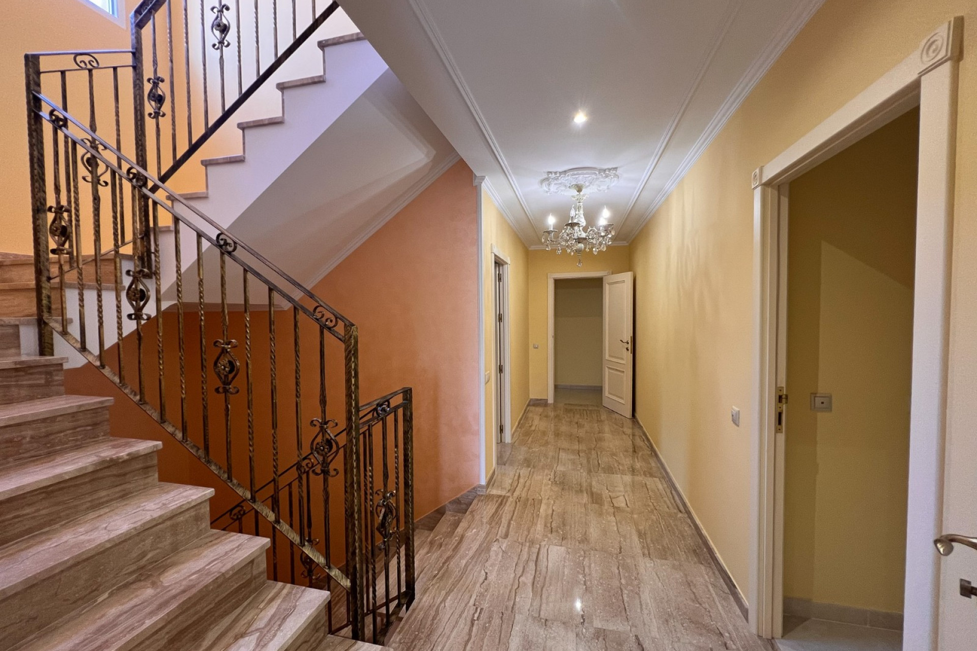 Odsprzedaż - Villa - Orihuela Costa