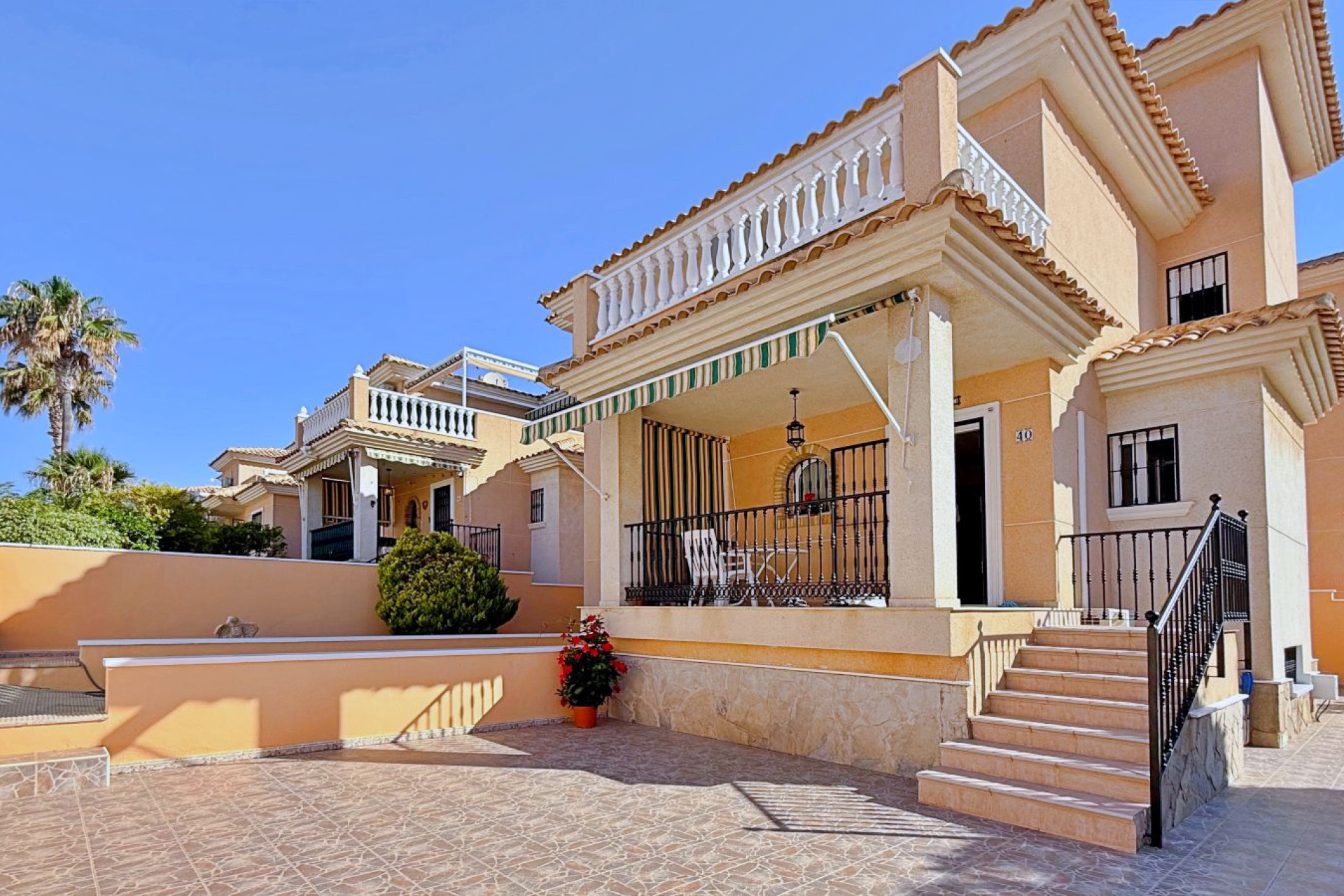 Odsprzedaż - Villa - Orihuela - Orihuela Costa