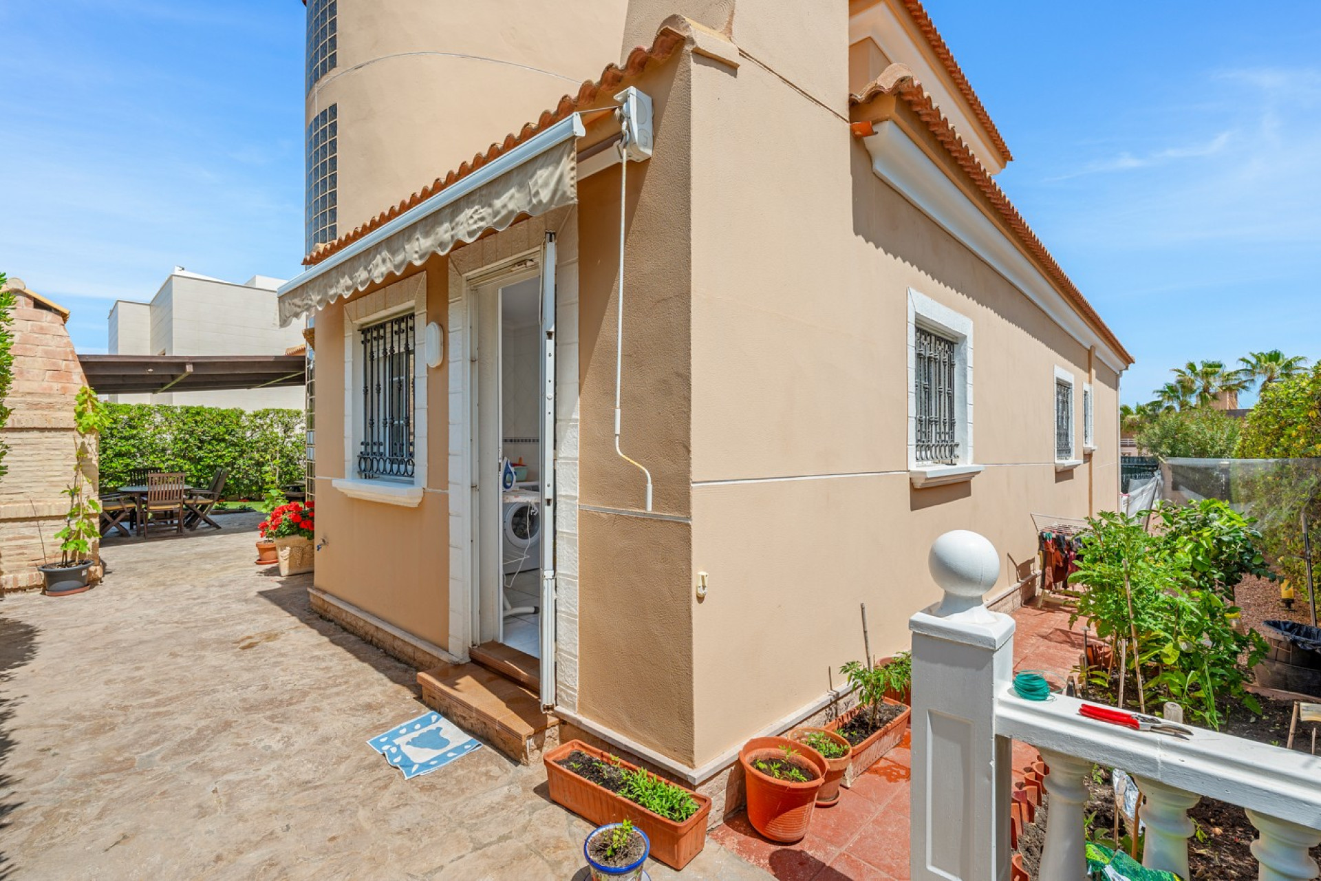 Odsprzedaż - Villa - Torrevieja - La Mata