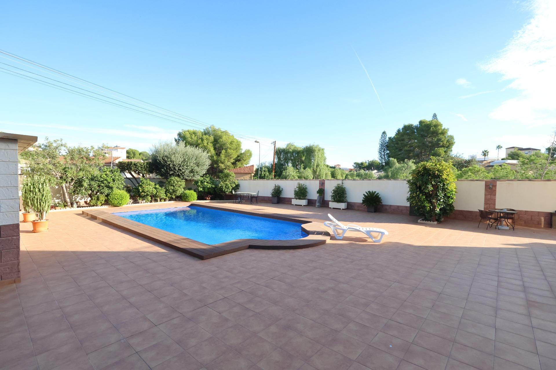 Odsprzedaż - Villa - Torrevieja - Los Balcones