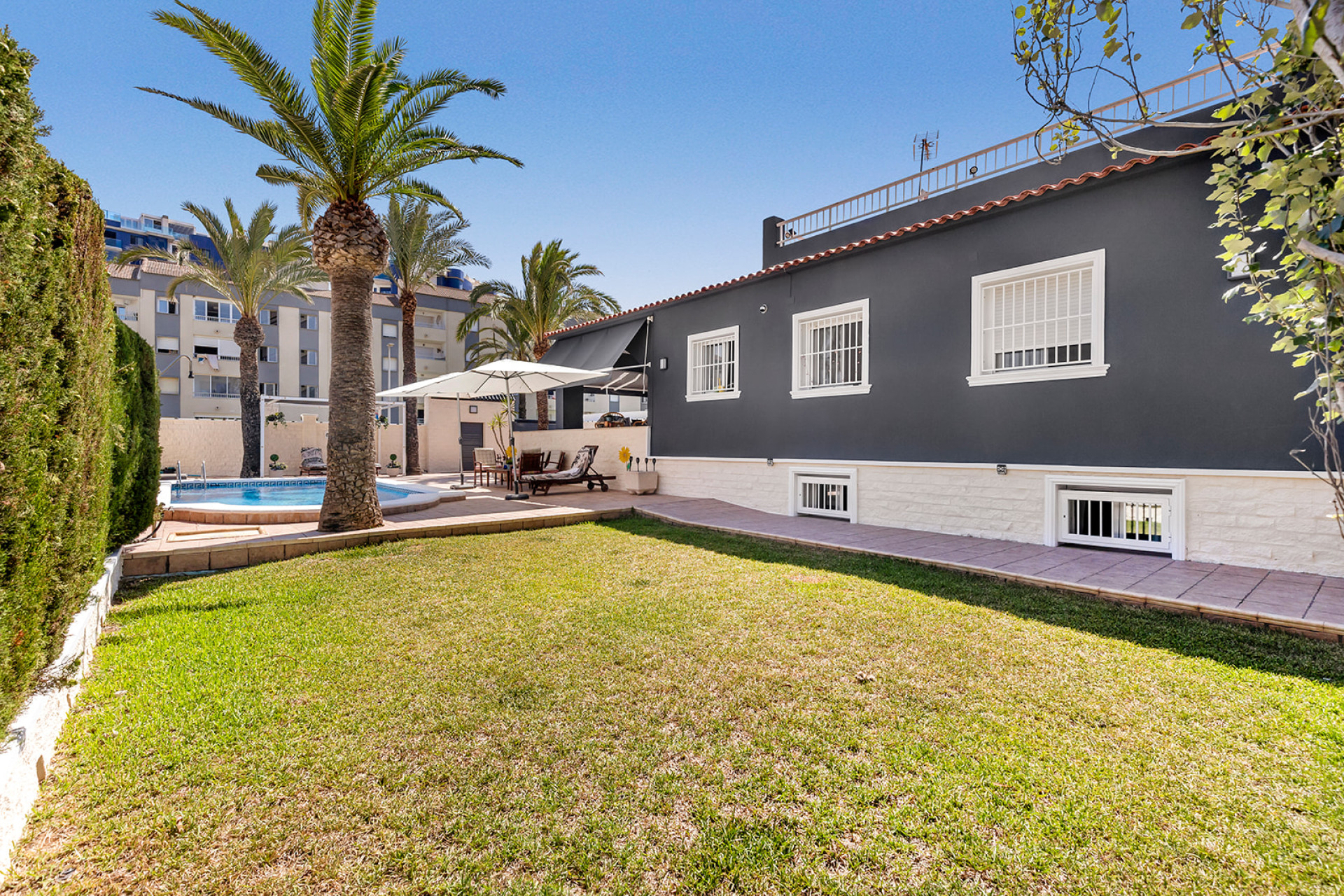 Odsprzedaż - Villa - Torrevieja - Rocio del Mar