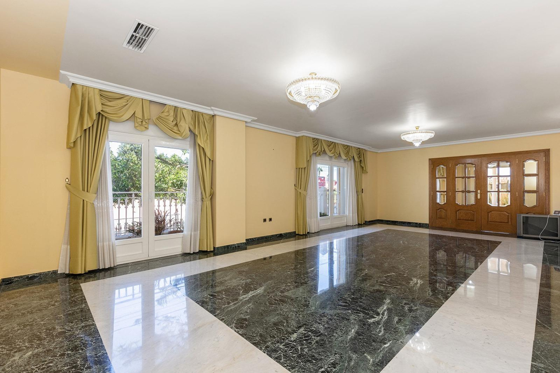 Odsprzedaż - Villa - Torrevieja - Torreta florida