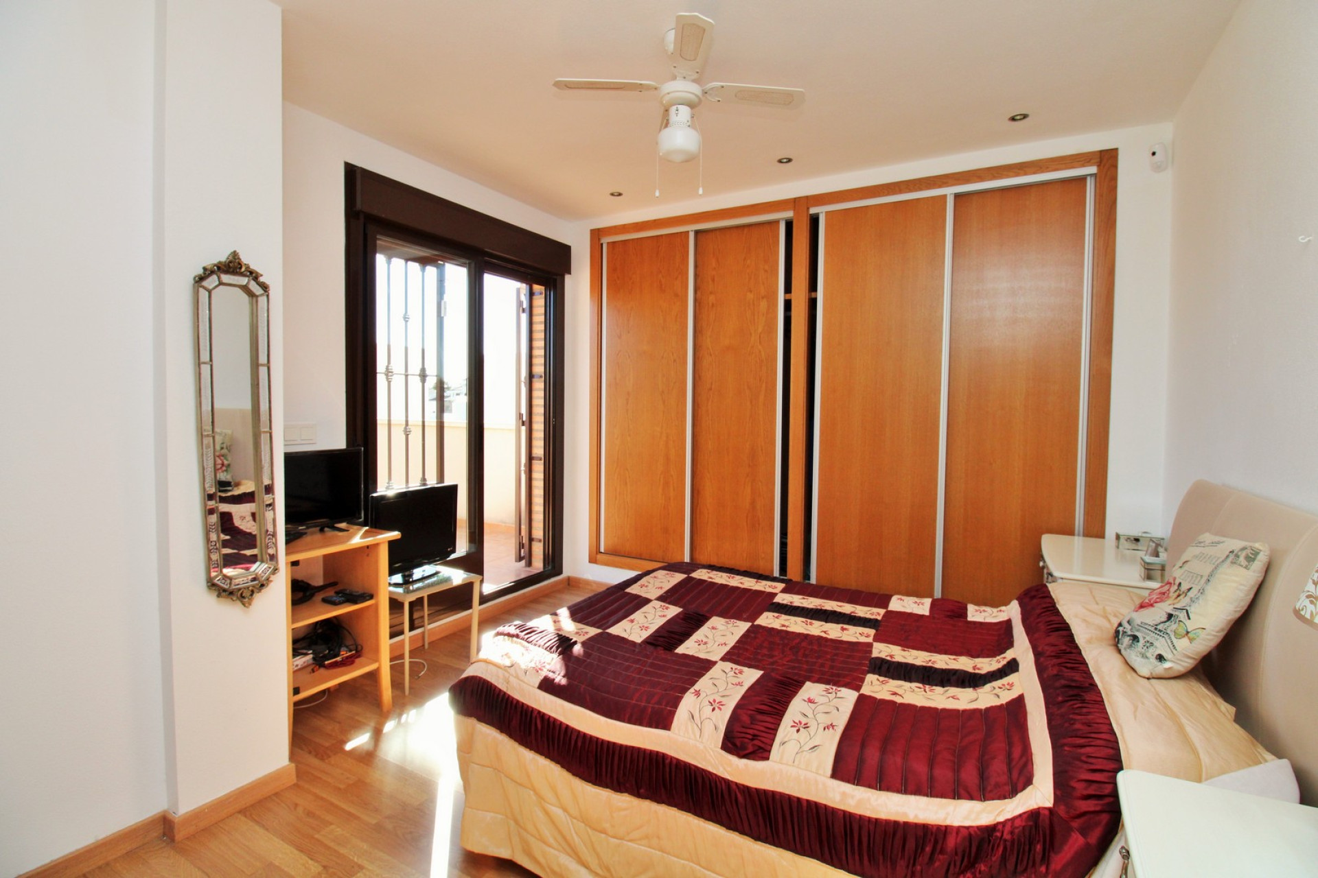 Odsprzedaż - Villa - Villamartín - PAU 8