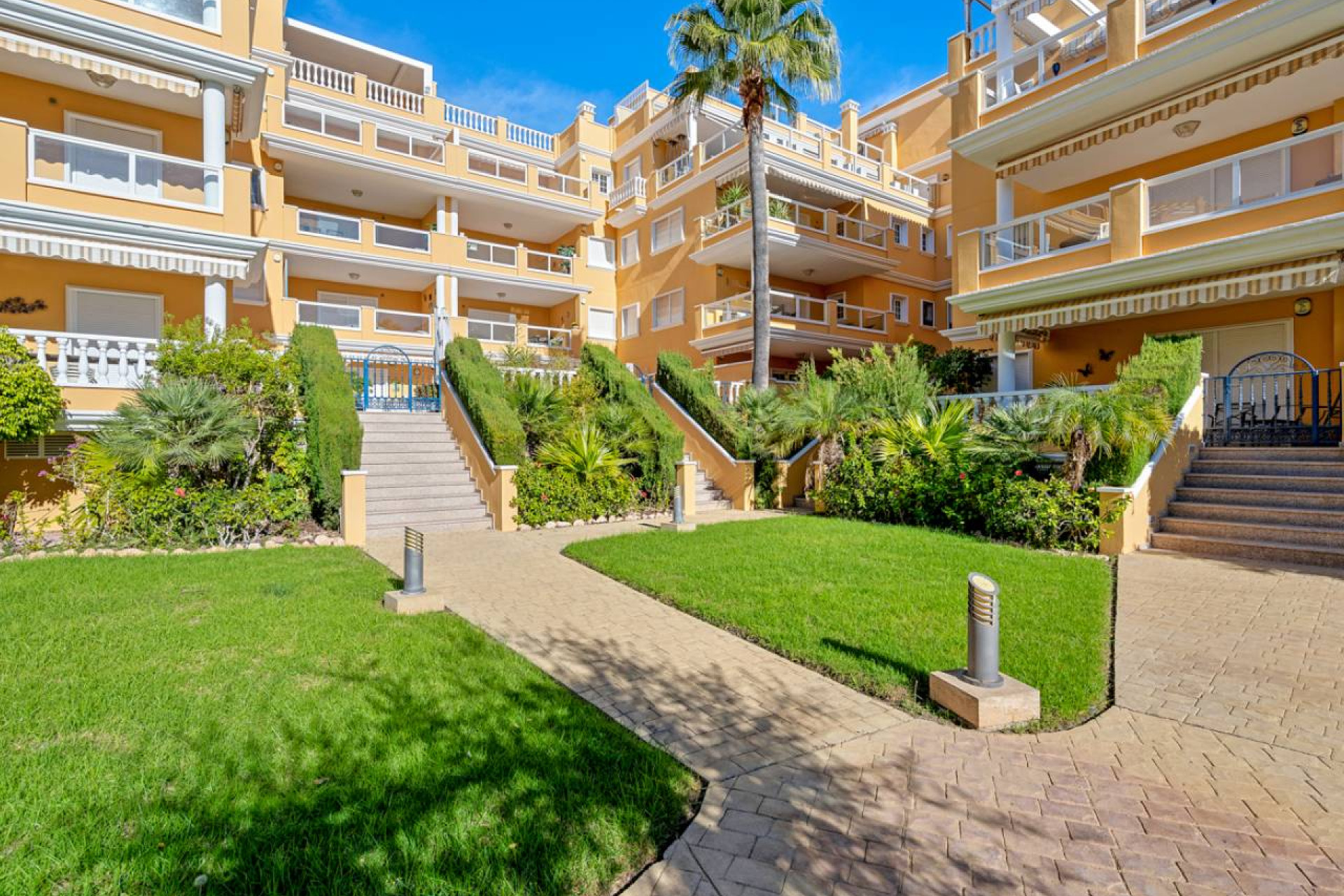 Resale - Apartment / flat - Cabo Roig