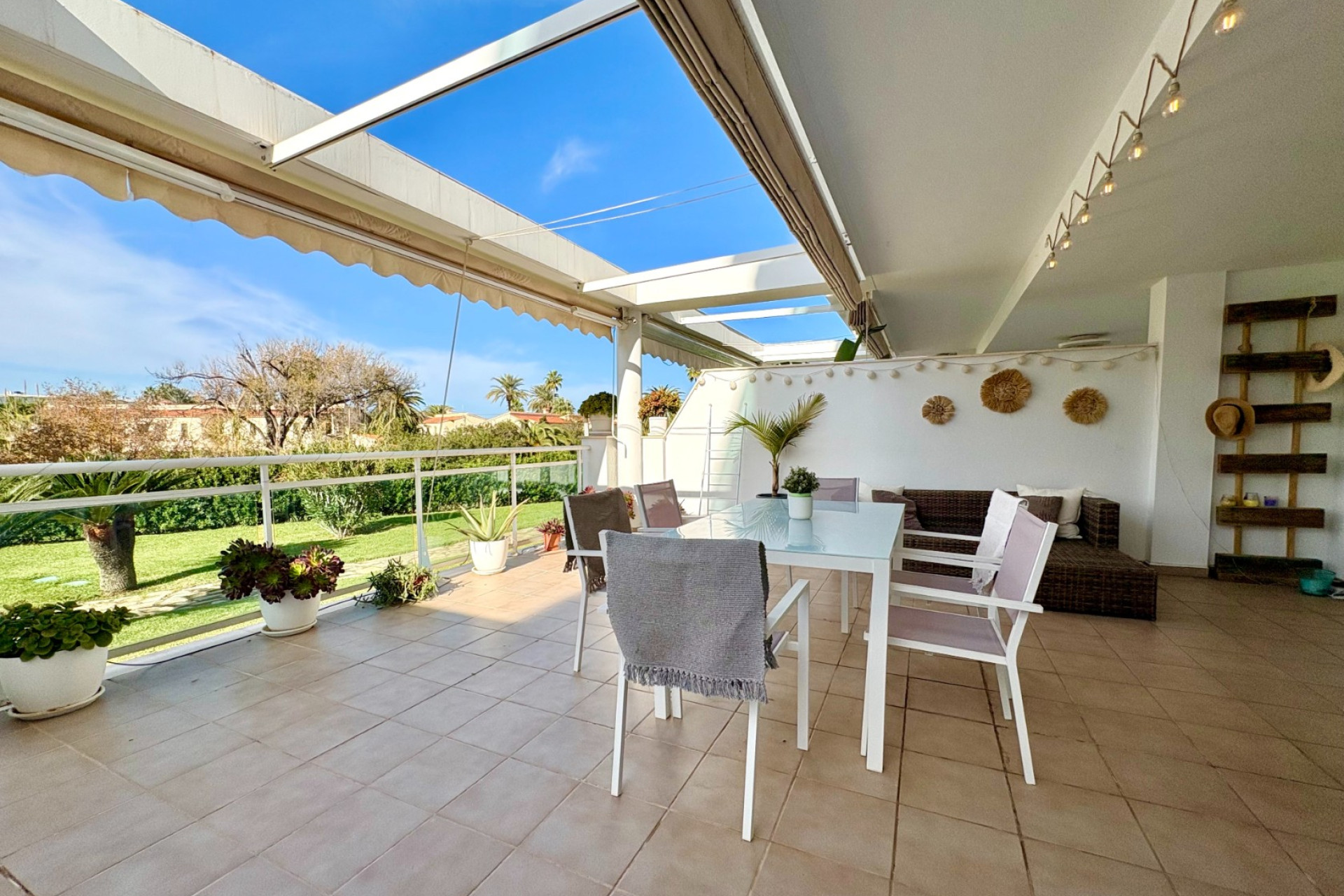 Resale - Apartment / flat - Denia - Les Marines - Las Marinas