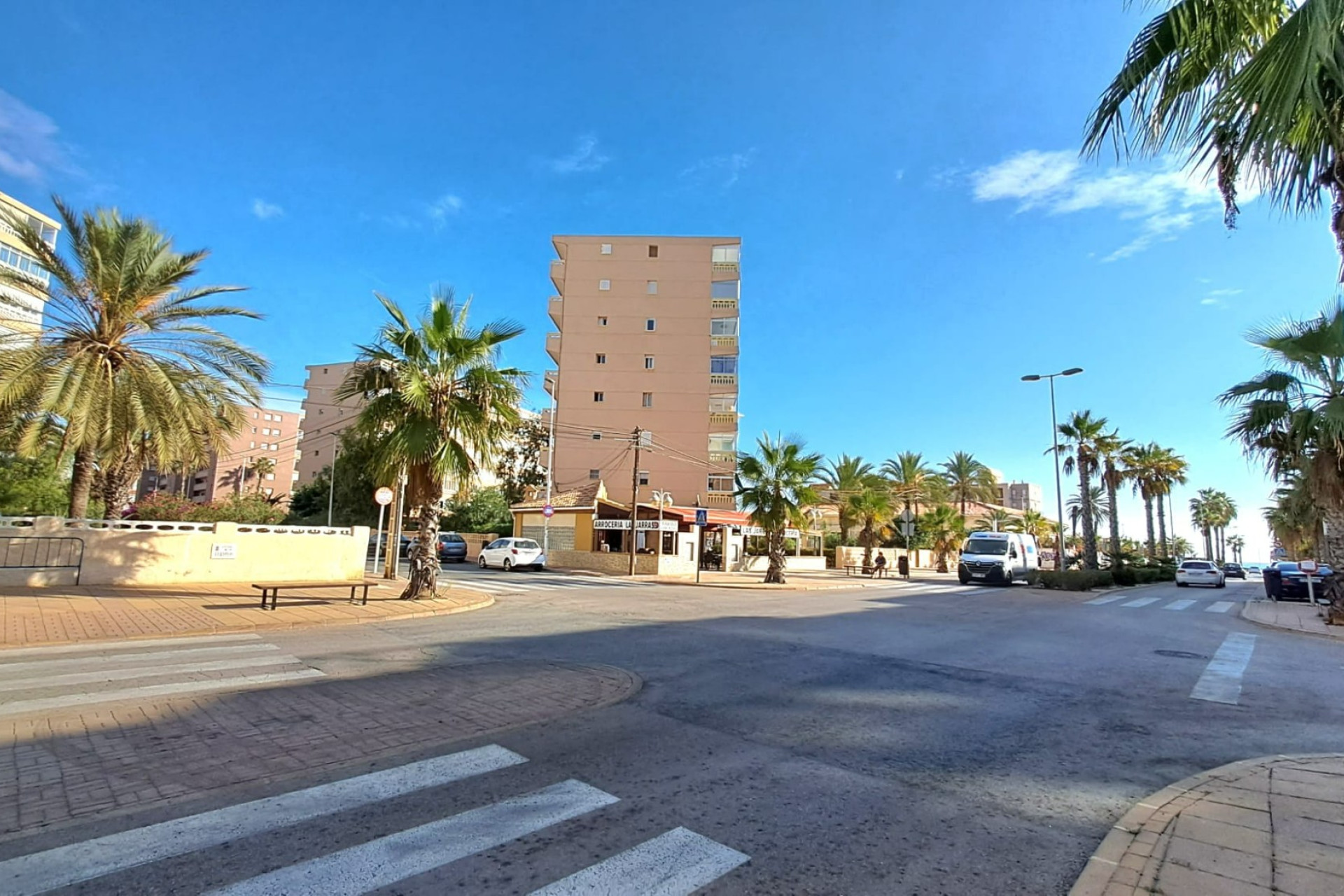 Resale - Apartment / flat - La Mata