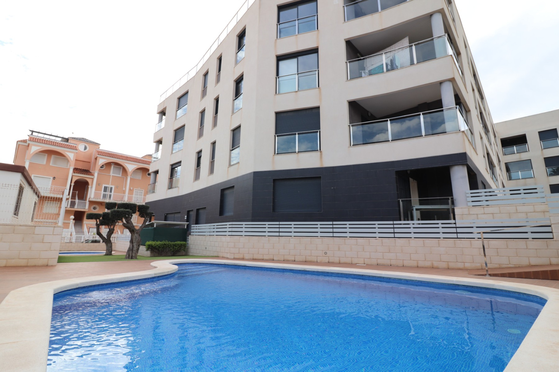 Resale - Apartment / flat - La Mata