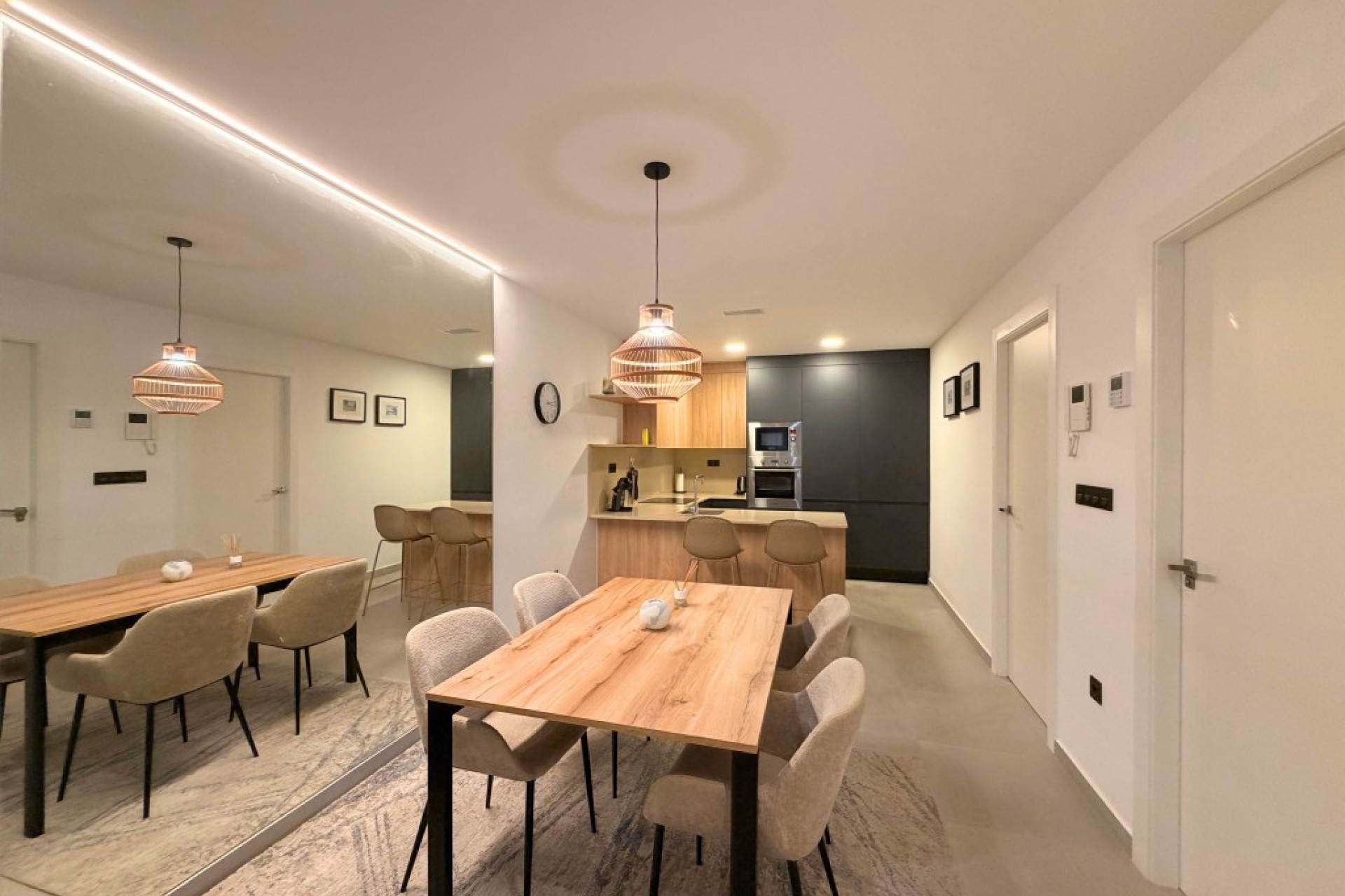 Resale - Apartment / flat - Lo Crispin