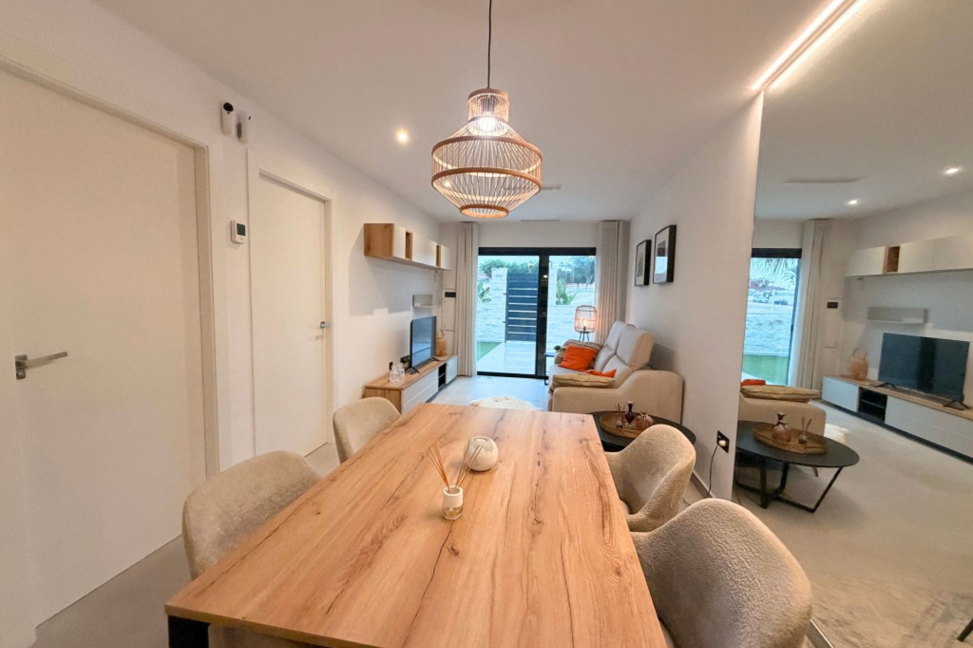 Resale - Apartment / flat - Lo Crispin