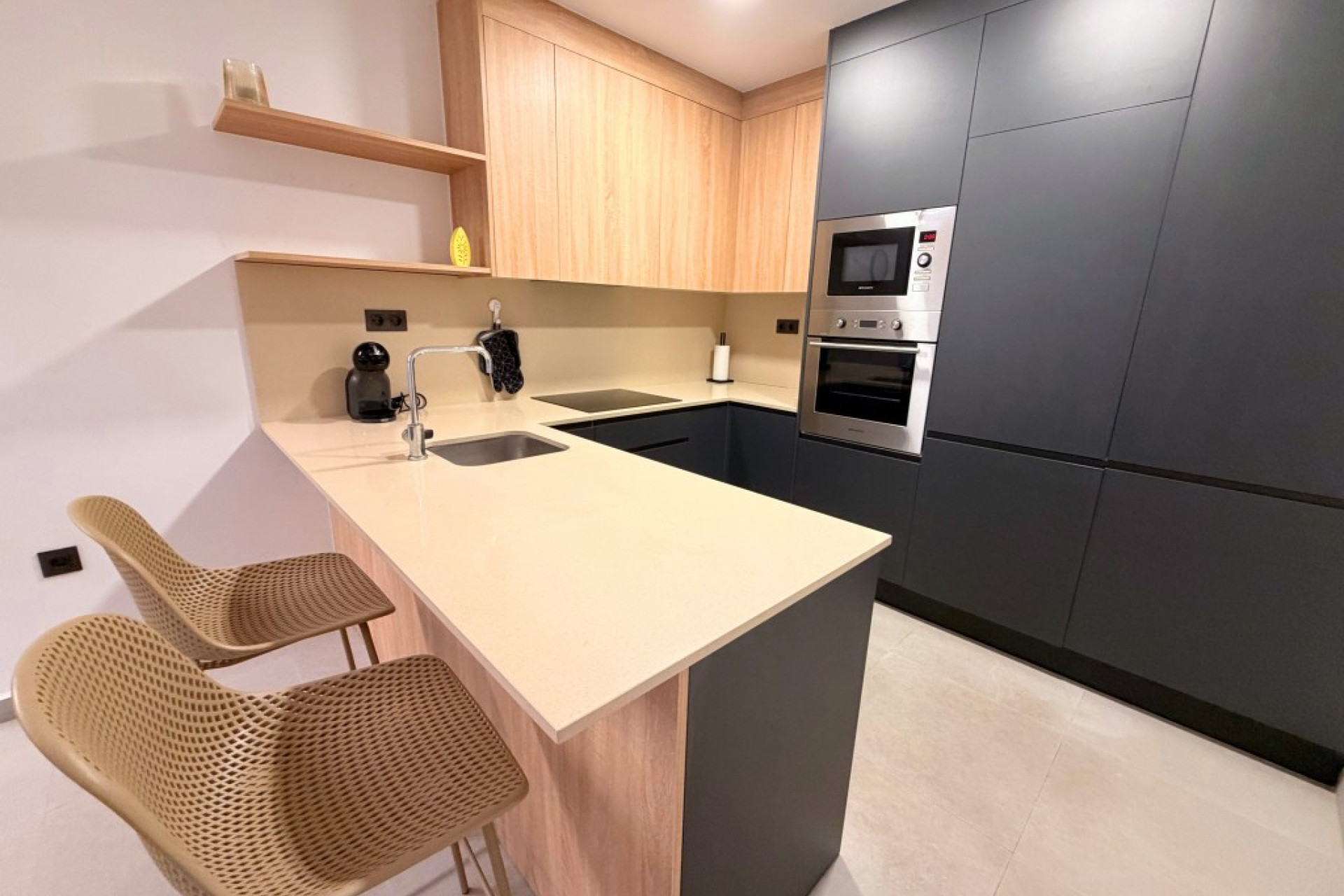 Resale - Apartment / flat - Lo Crispin