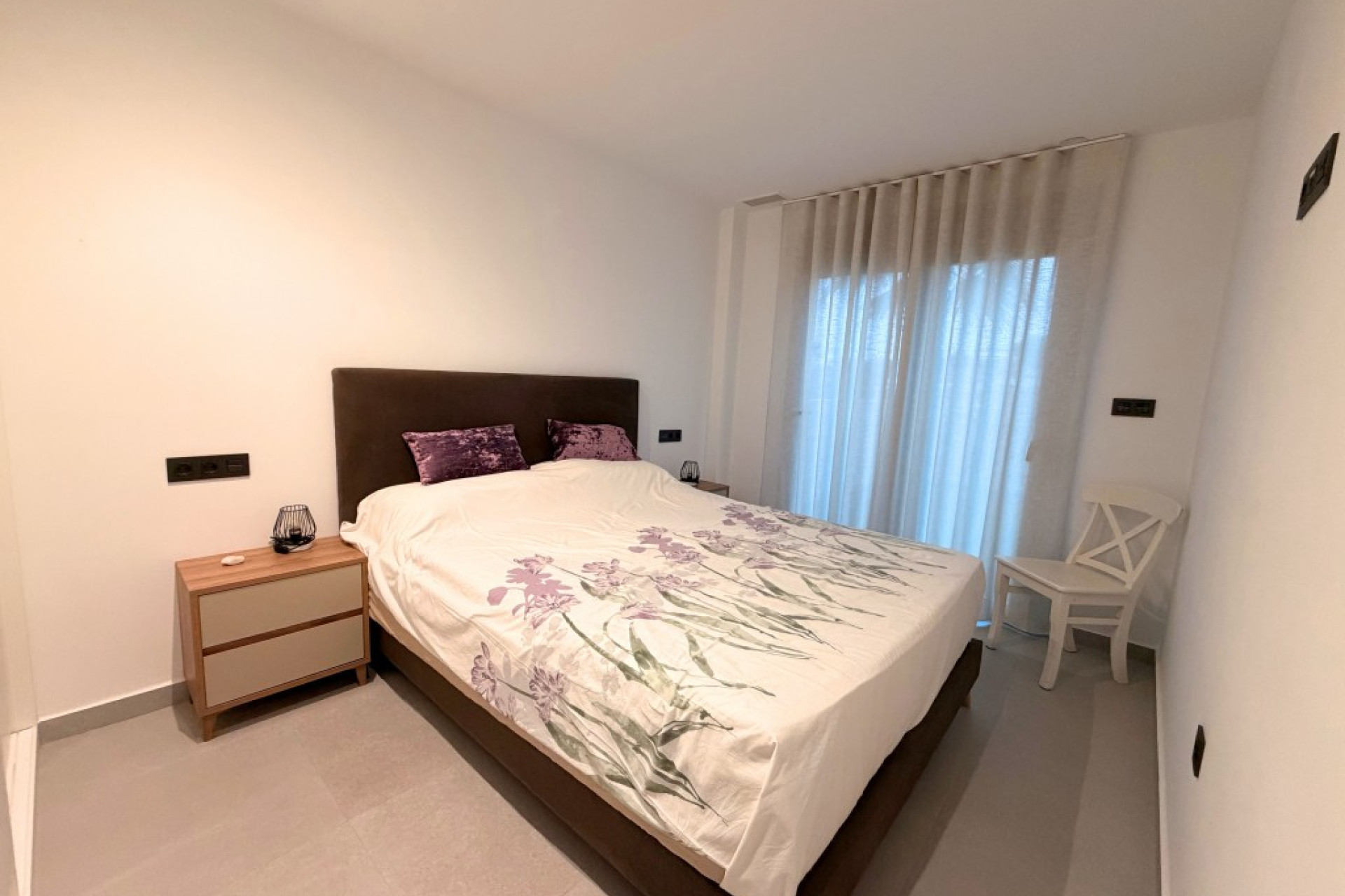 Resale - Apartment / flat - Lo Crispin