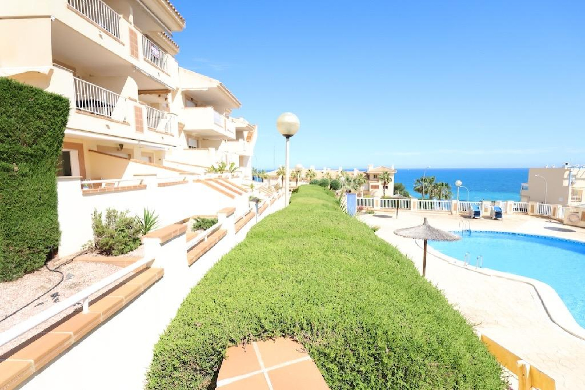 Resale - Apartment / flat - Orihuela Costa - Campoamor