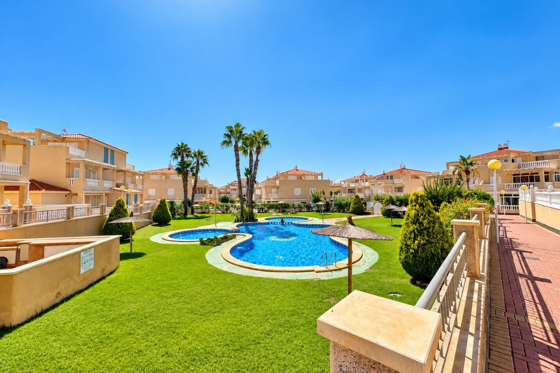 Resale - Apartment / flat - Orihuela Costa - Punta Prima
