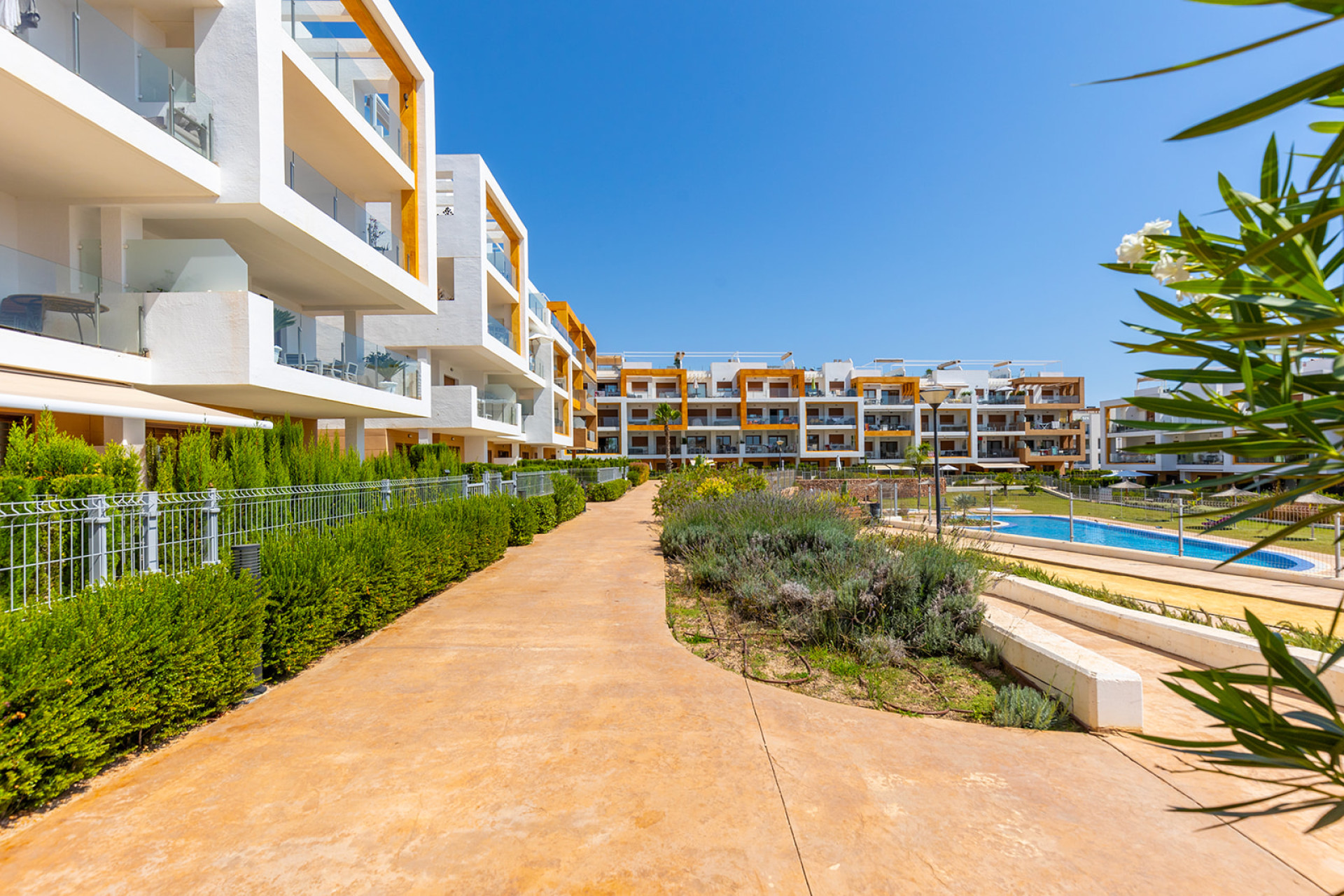 Resale - Apartment / flat - Orihuela Costa - Villamartín
