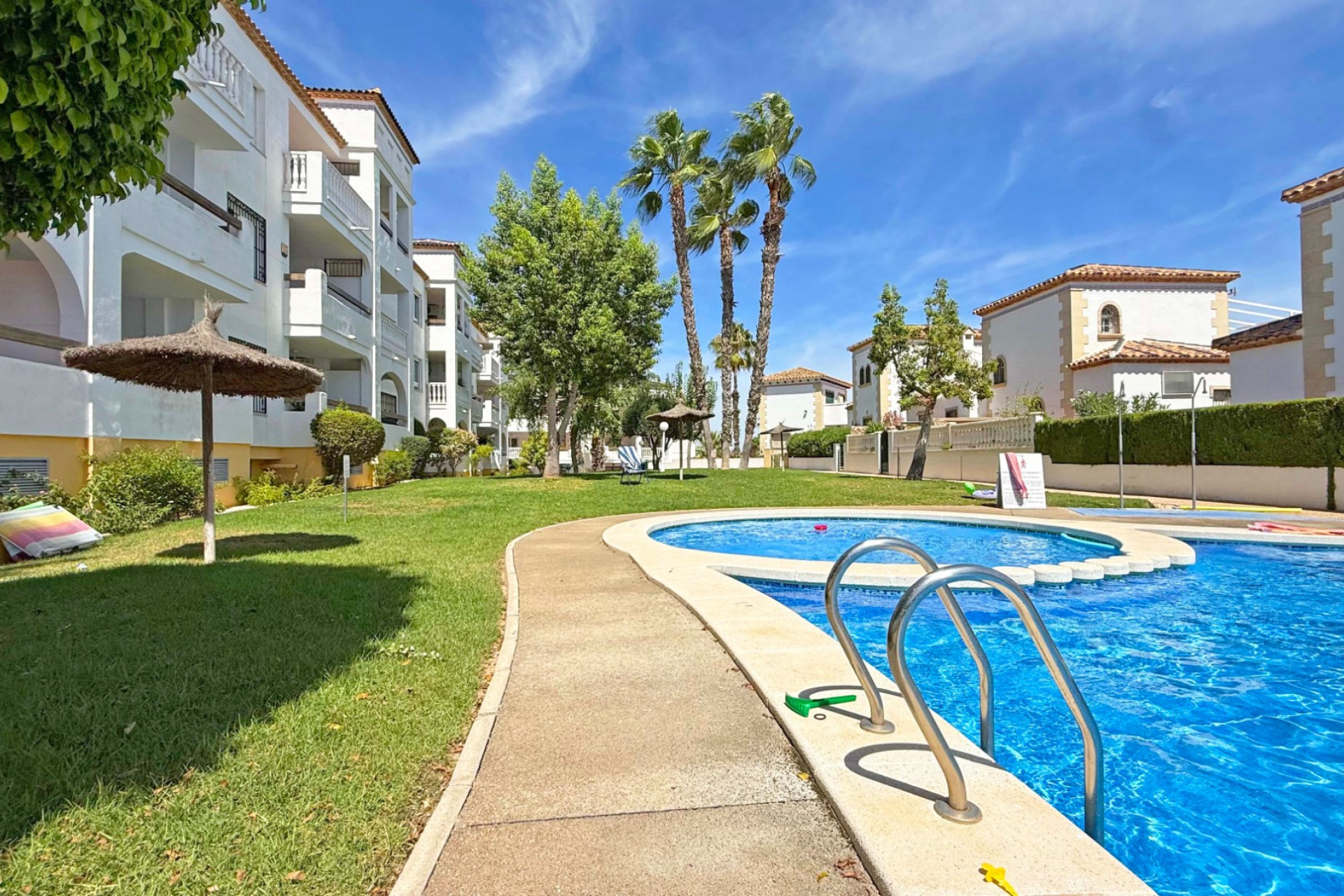 Resale - Apartment / flat - Orihuela Costa - Villamartín