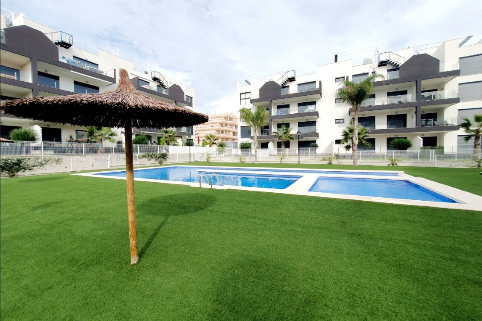 Resale - Apartment / flat - Orihuela Costa - Villamartín
