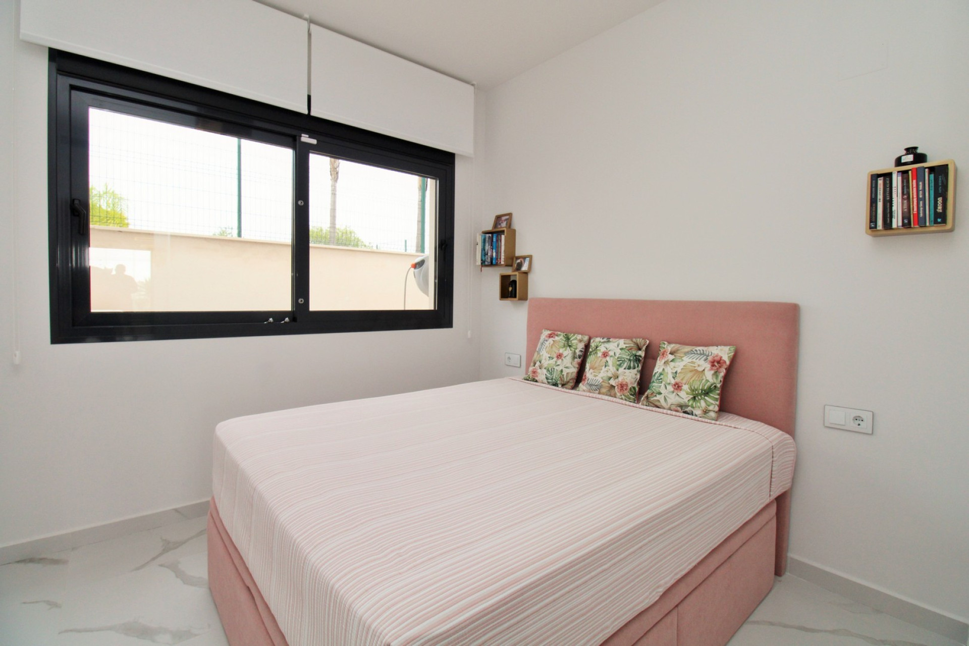 Resale - Apartment / flat - San Miguel de Salinas