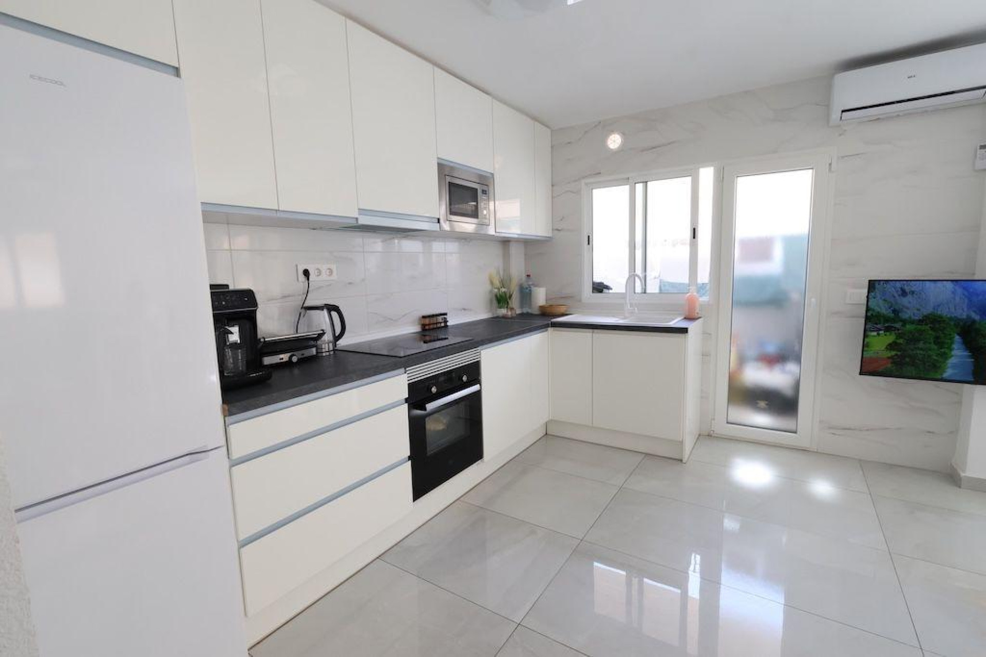 Resale - Apartment / flat - Torrevieja - Acequion