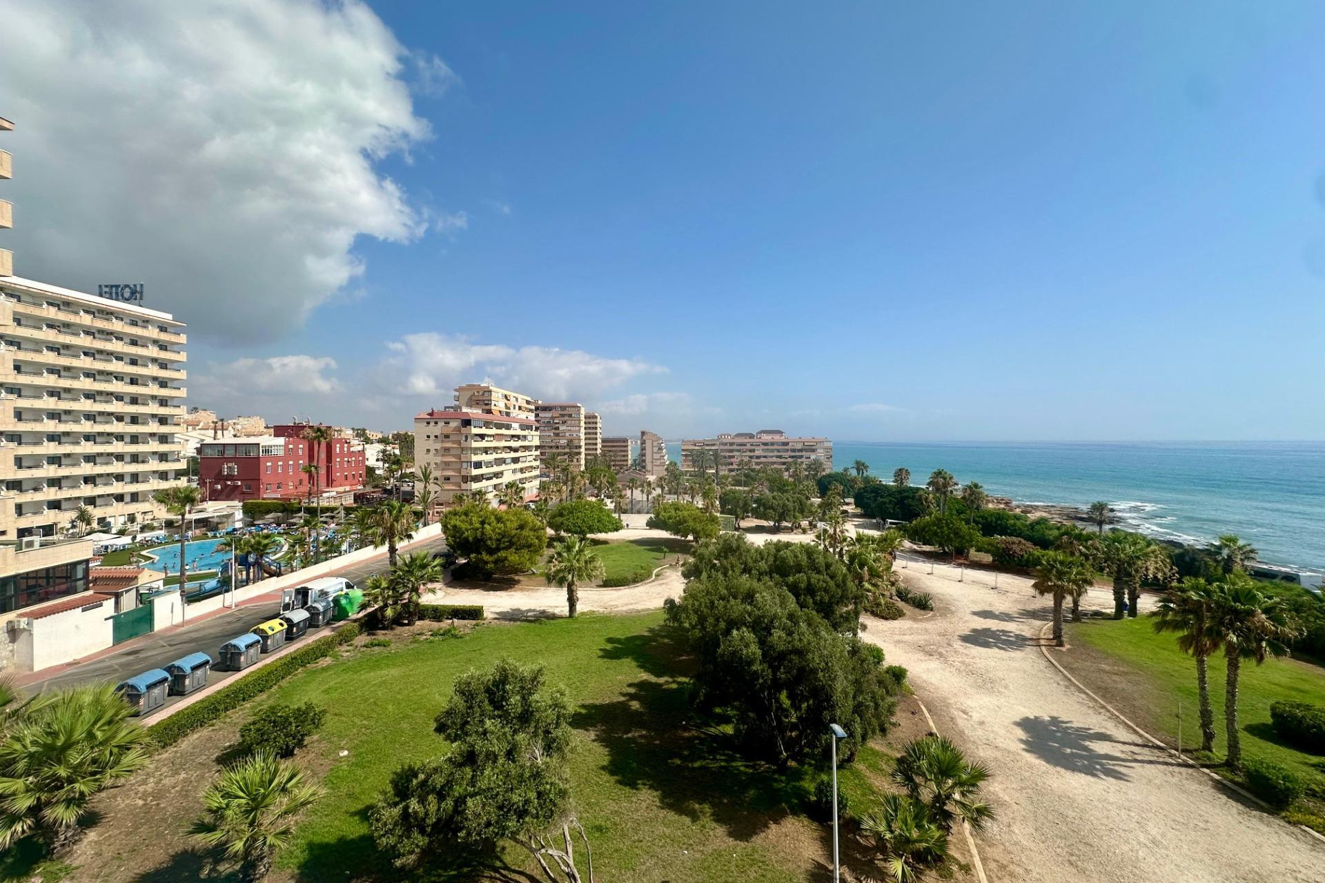 Resale - Apartment / flat - Torrevieja - Cabo Cervera