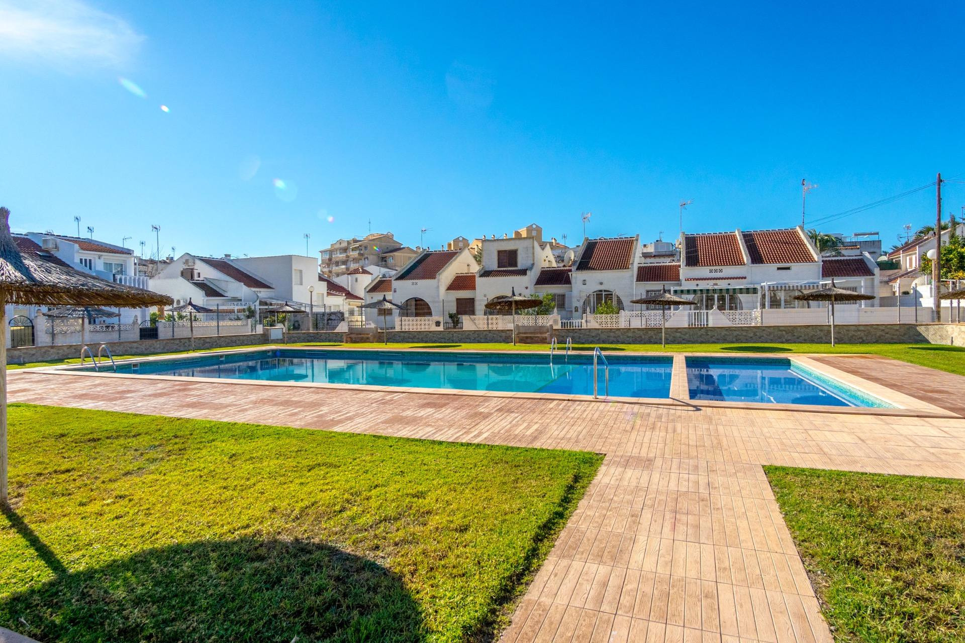 Resale - Apartment / flat - Torrevieja - Calas blanca