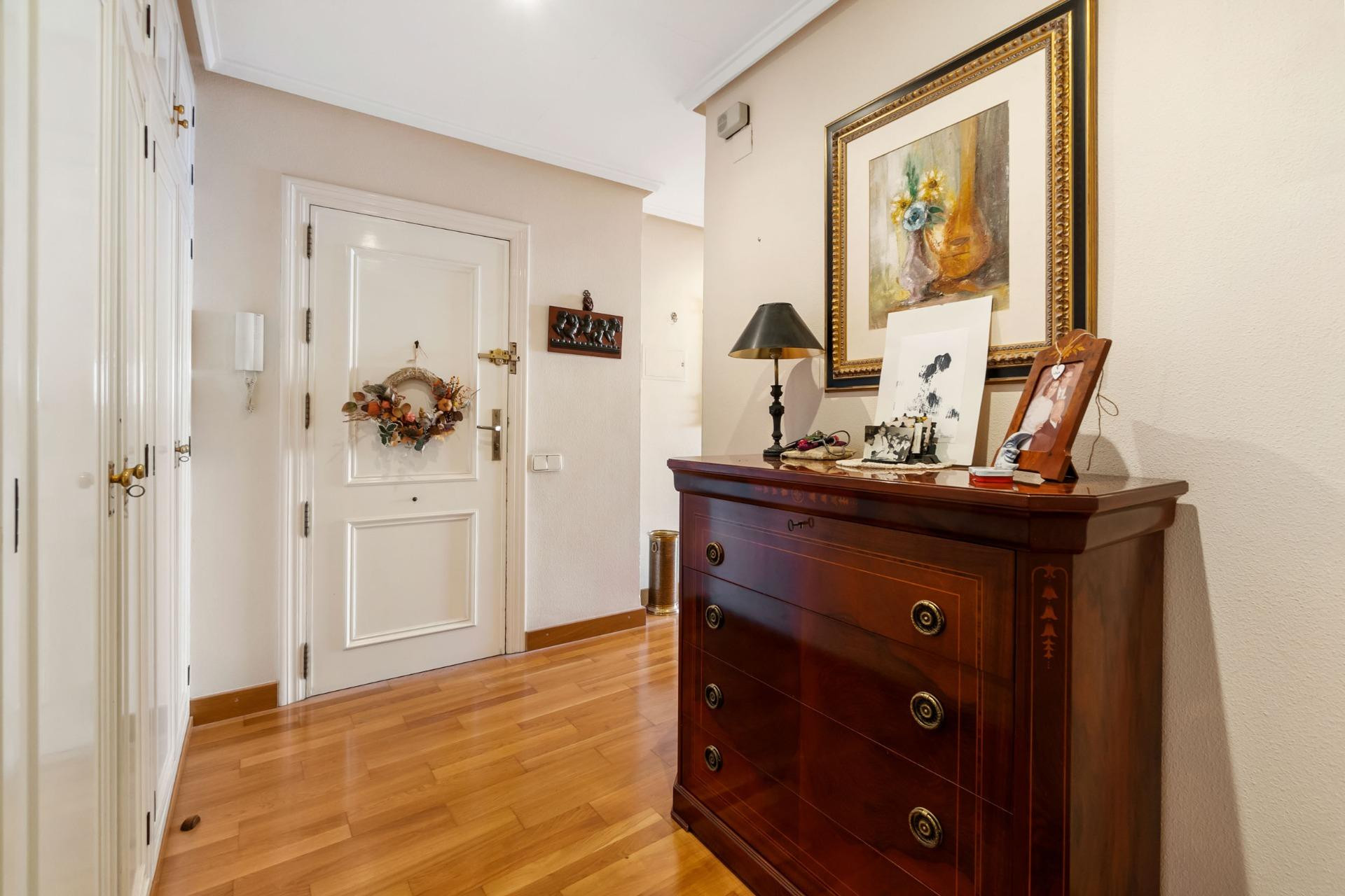 Resale - Apartment / flat - Torrevieja - Centro - Muelle Pesquero
