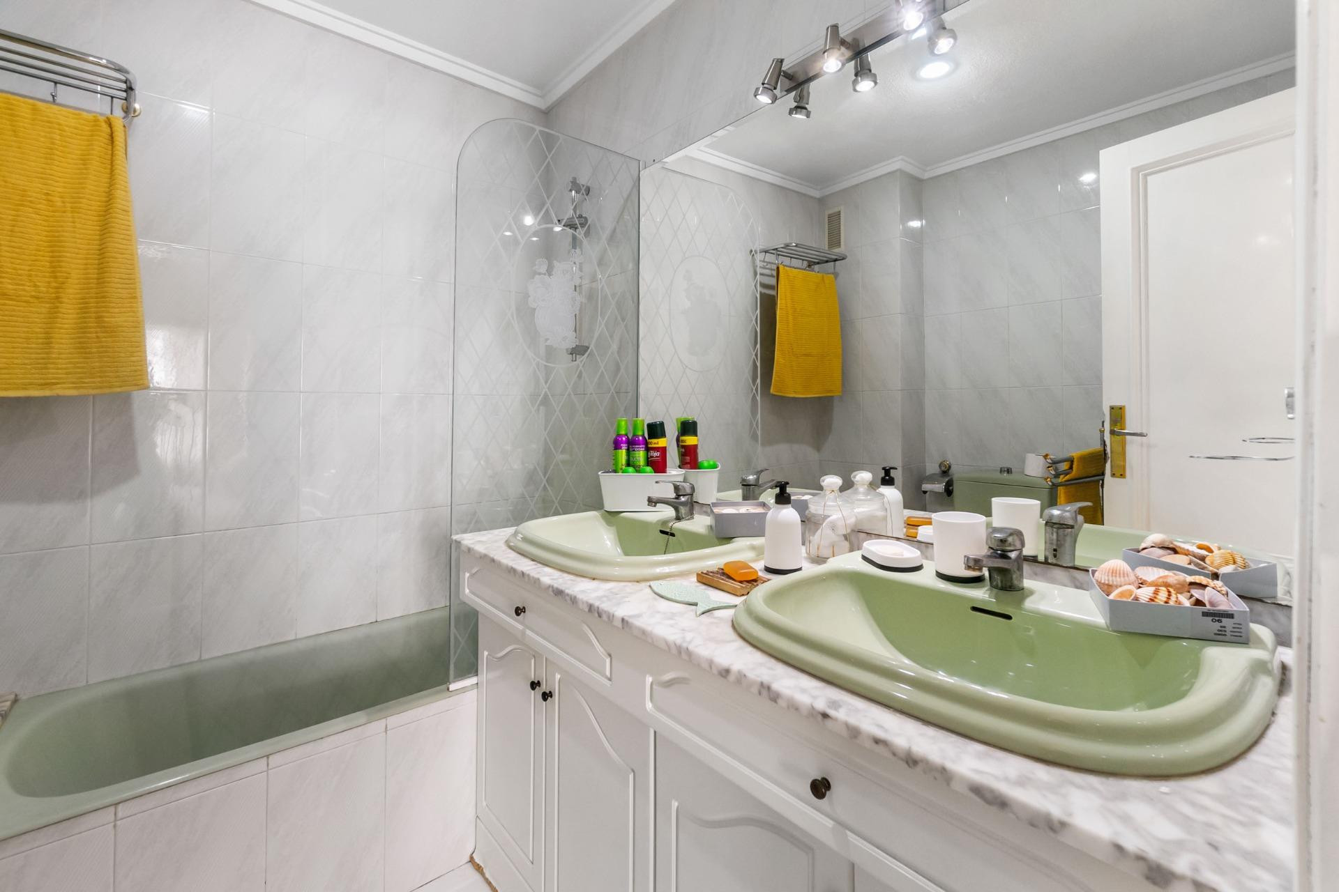 Resale - Apartment / flat - Torrevieja - Centro - Muelle Pesquero