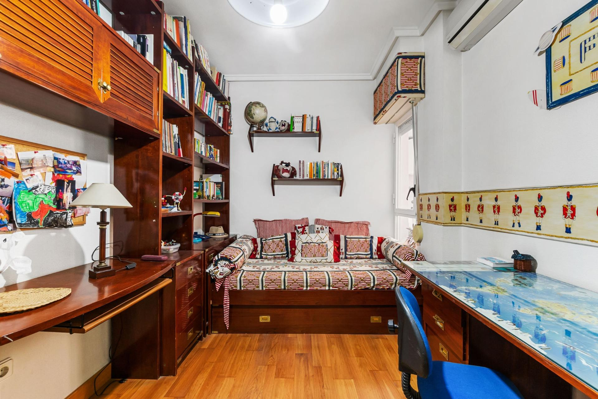 Resale - Apartment / flat - Torrevieja - Centro - Muelle Pesquero