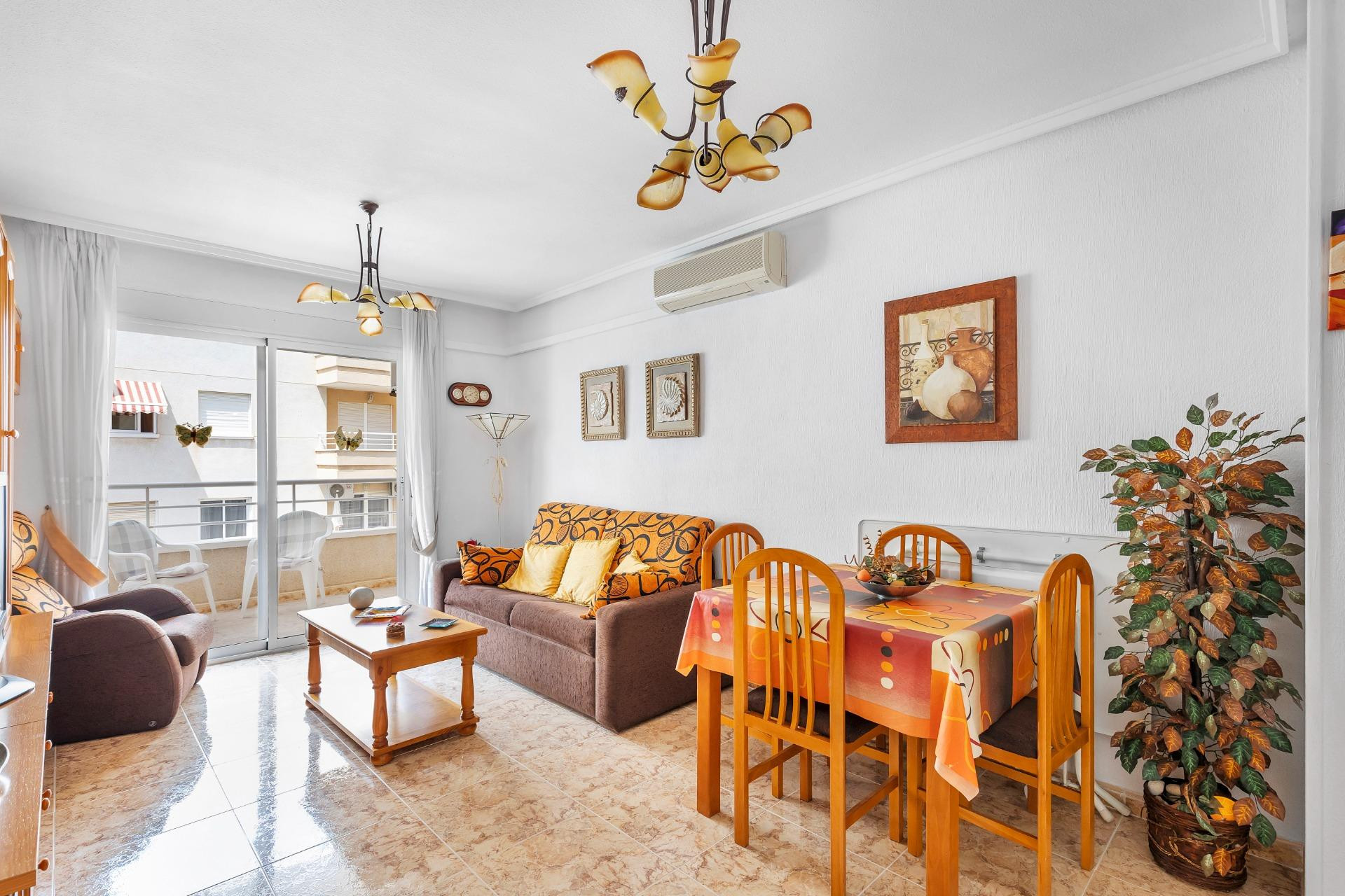 Resale - Apartment / flat - Torrevieja - Estacion de autobuses